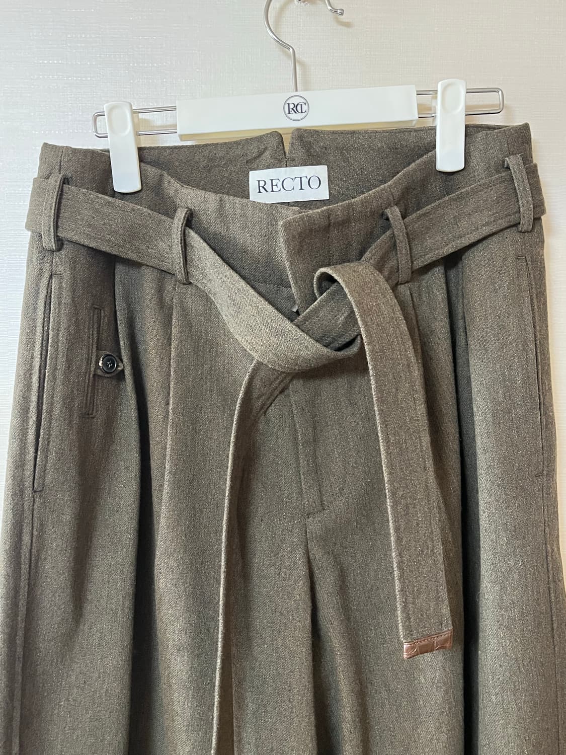 [M] 렉토 벨티드 카키 팬츠 상품이미지3