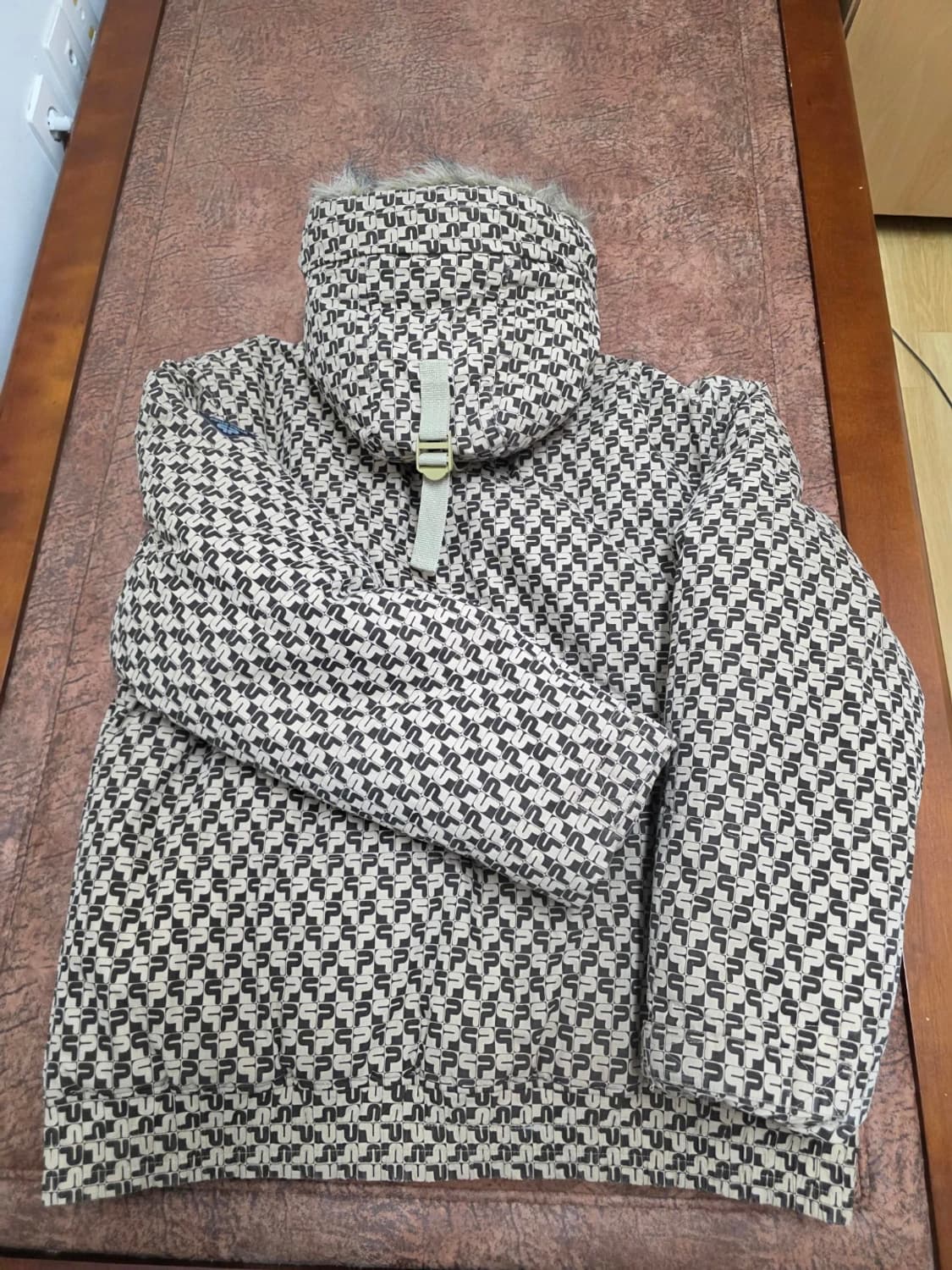 펠레펠레 모노그램 패딩 XL 상품이미지7