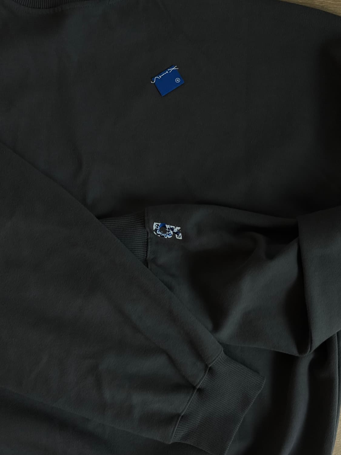 [A2] 아더에러 한정판 로고 맨투맨 상품이미지3