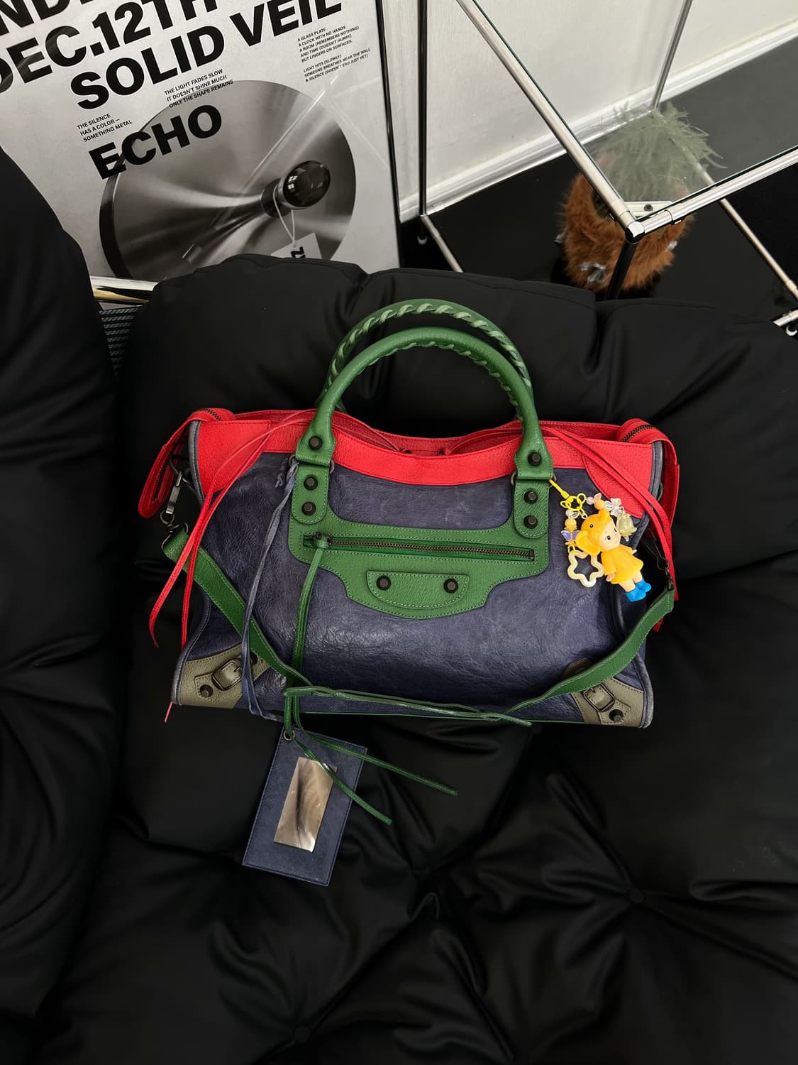 발렌시아가 모터백 멀티럴러 상품이미지3