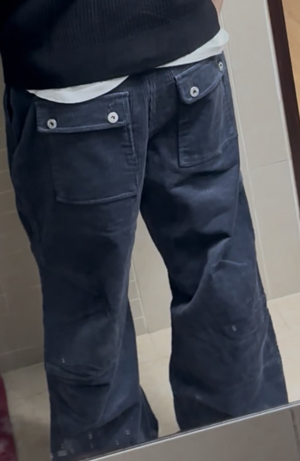 더콜디스모먼트 코듀로이(NAVY L) 실착 상품이미지4