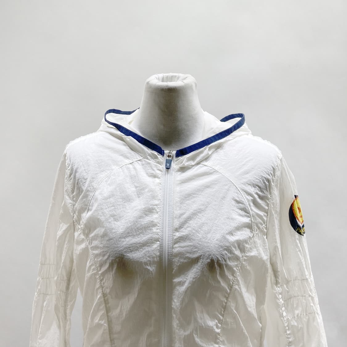 팜스프링스 여성후드경량바람막이 화이트 95 상품이미지2