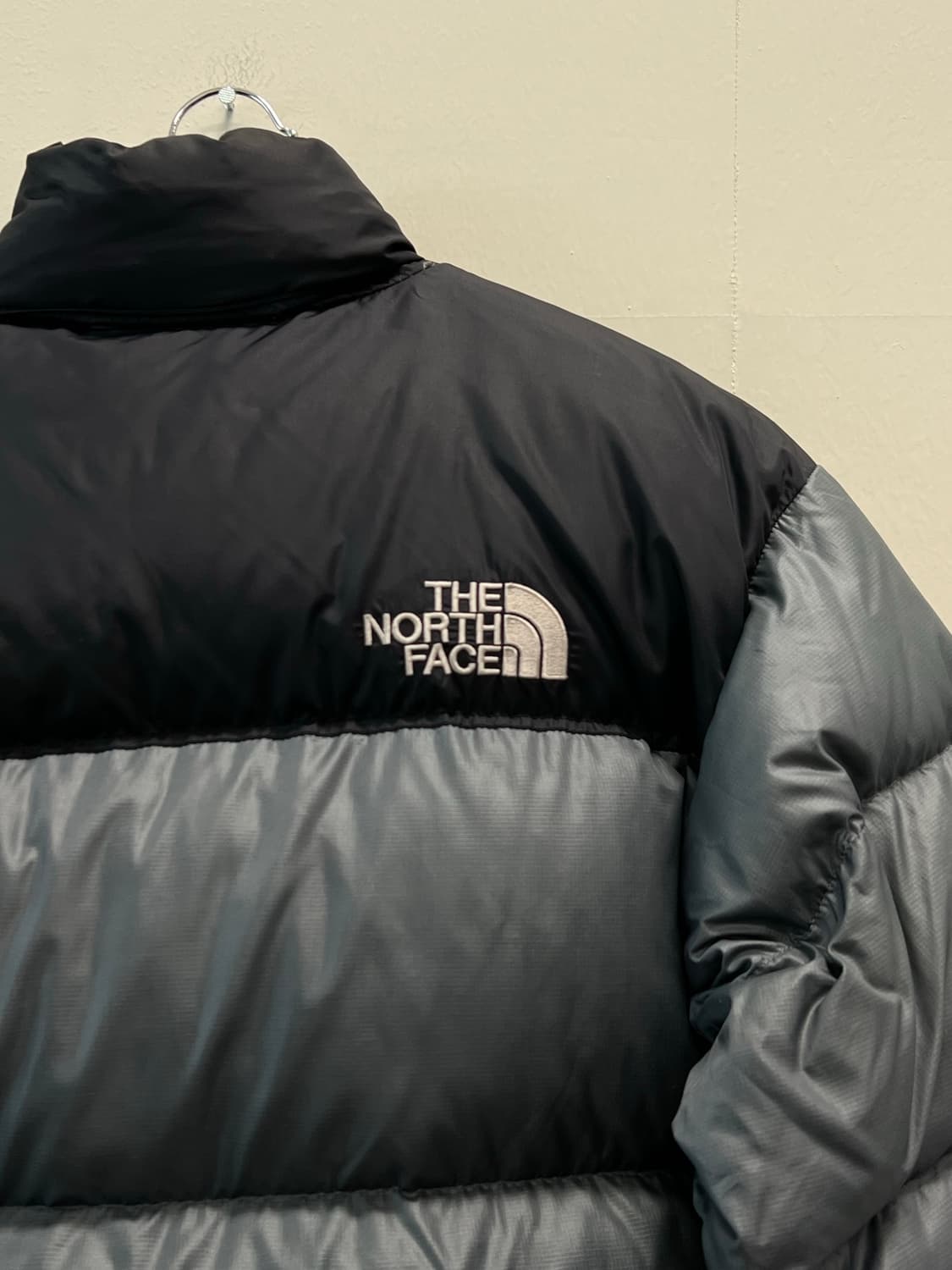 노스페이스 700필 1996 eco 눕시 구스 다운 자켓 그레이 상품이미지7