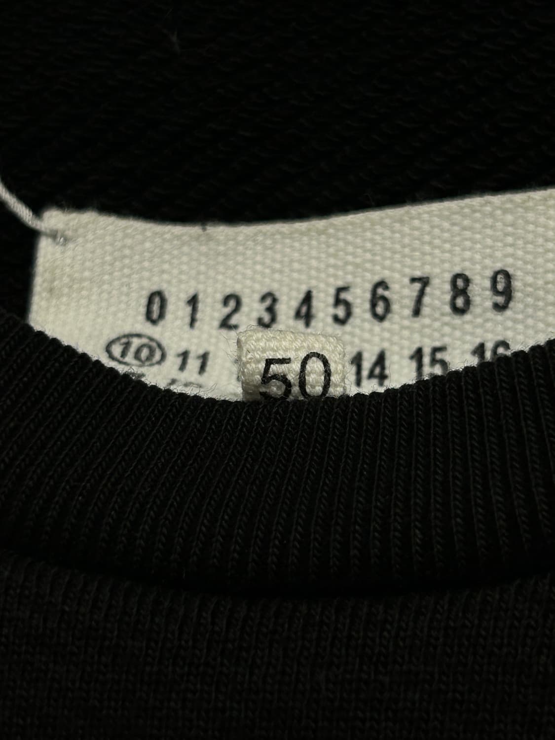 메종 마르지엘라 블랙 맨투맨 티셔츠 상품이미지6