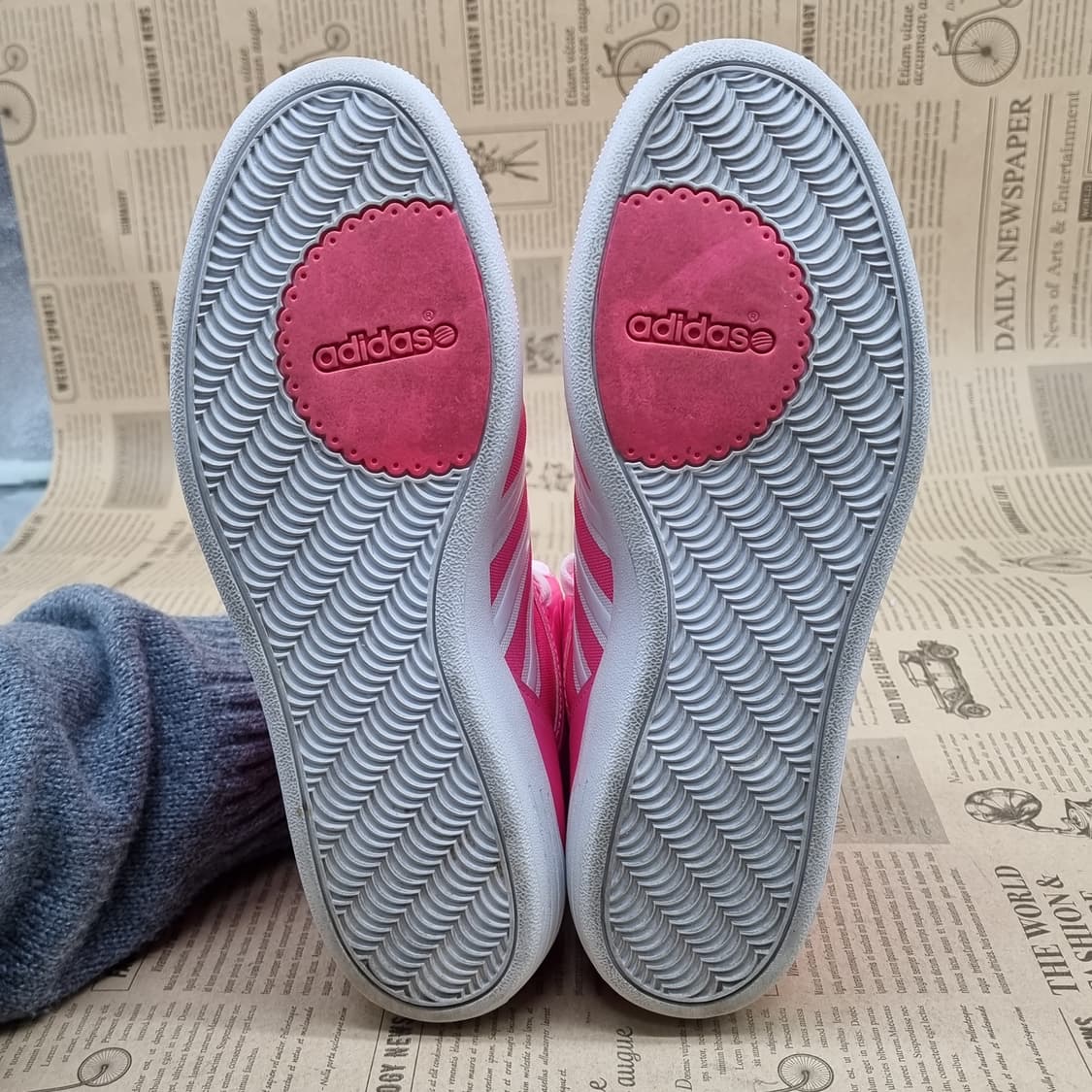 아디다스 핑크 여성미드240 상품이미지3