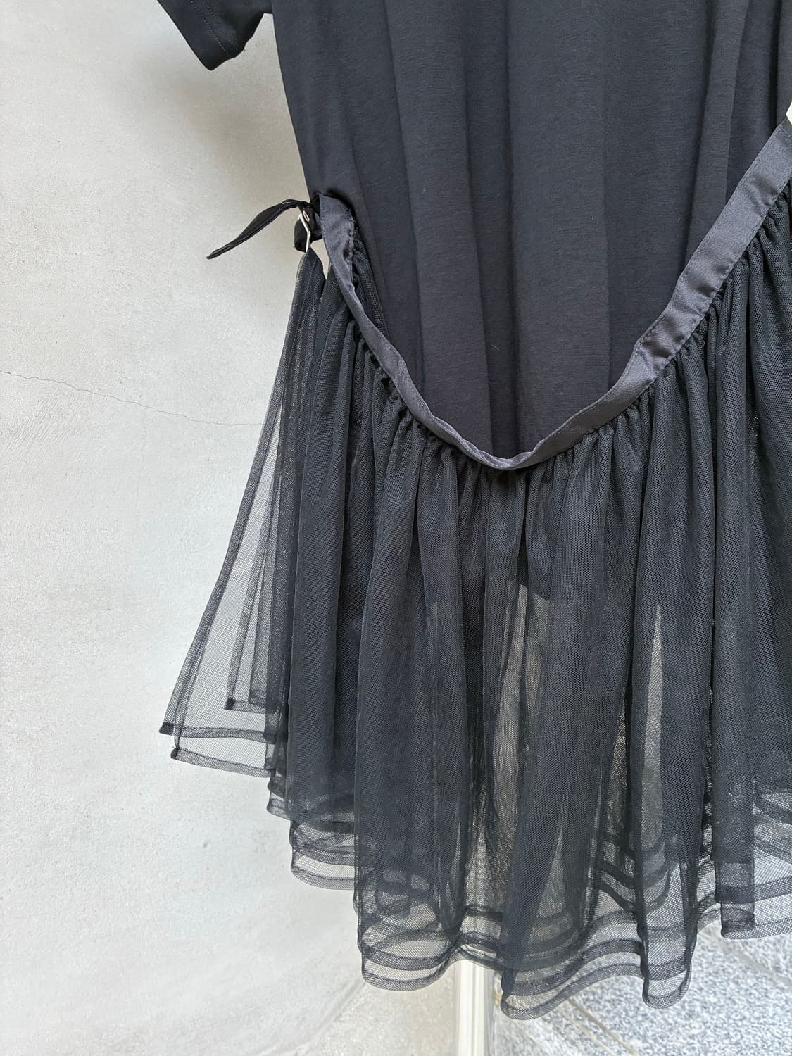 느와케이 니노미야 noir kei ninomiya 벨트 튤 티셔츠 상품이미지5