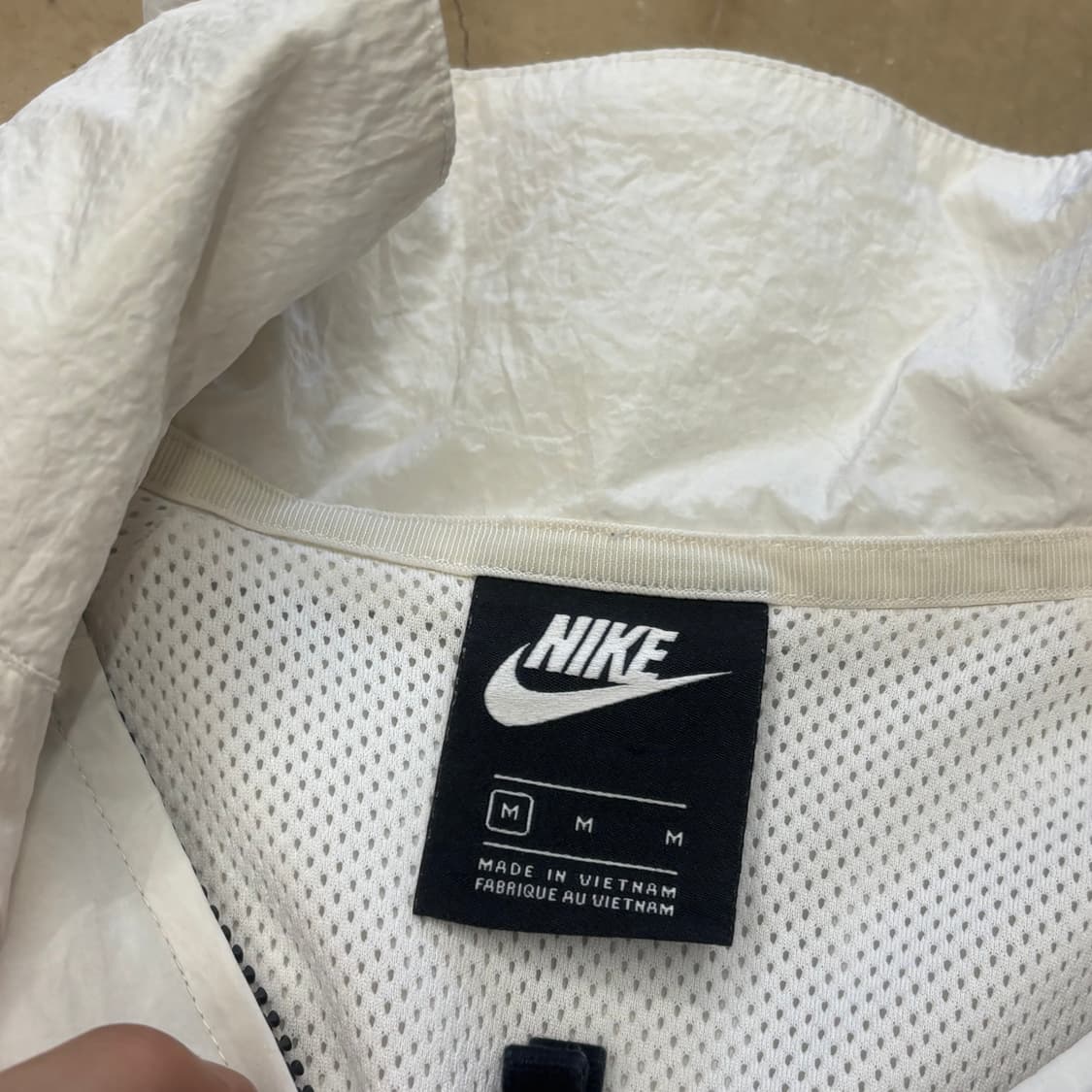 M 나이키 빅스우시 화이트 바람막이 상품이미지4