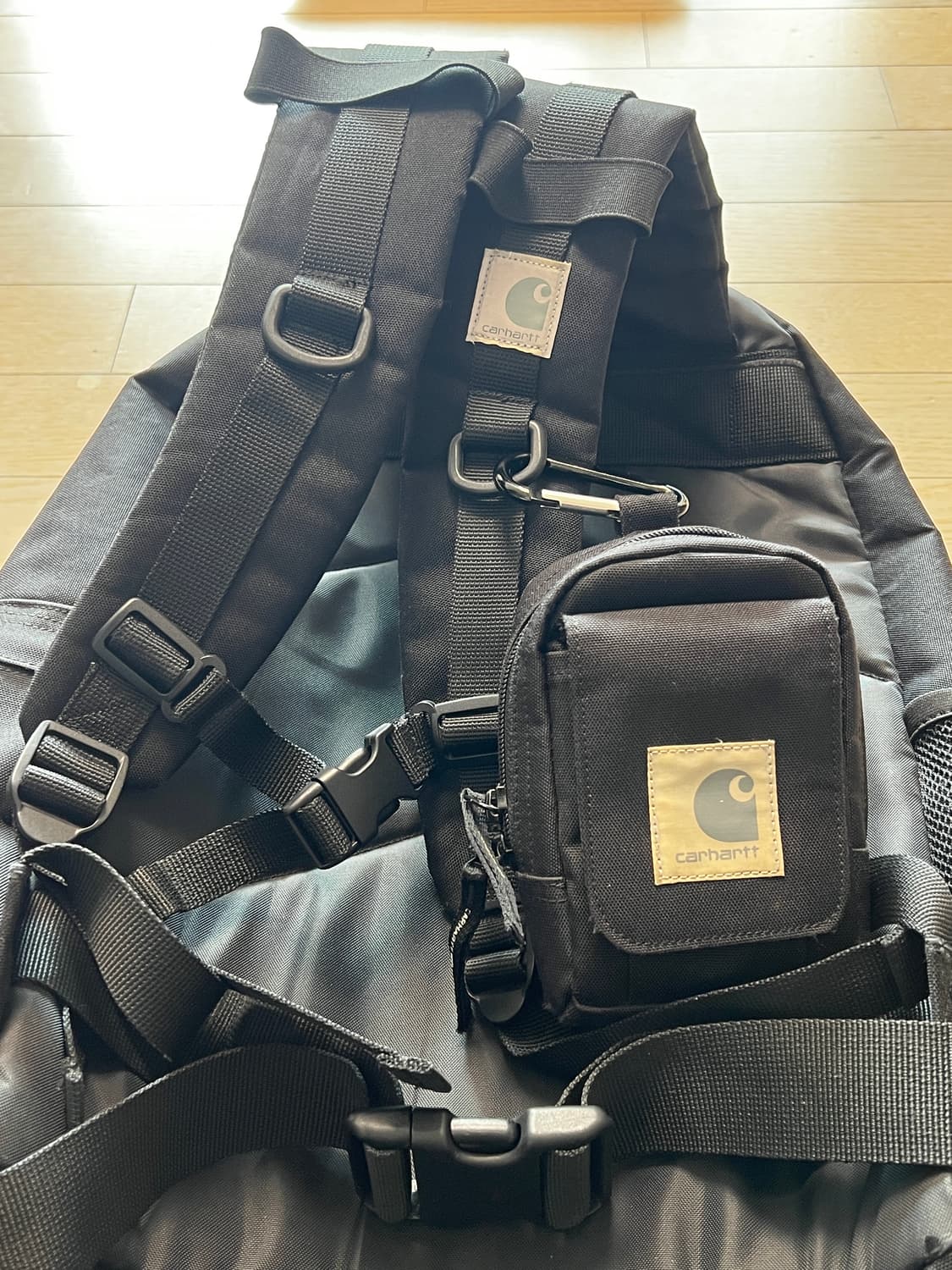 칼하트 WIP 리플렉티브 킥플립 백팩 & 스몰 백 세트 상품이미지10