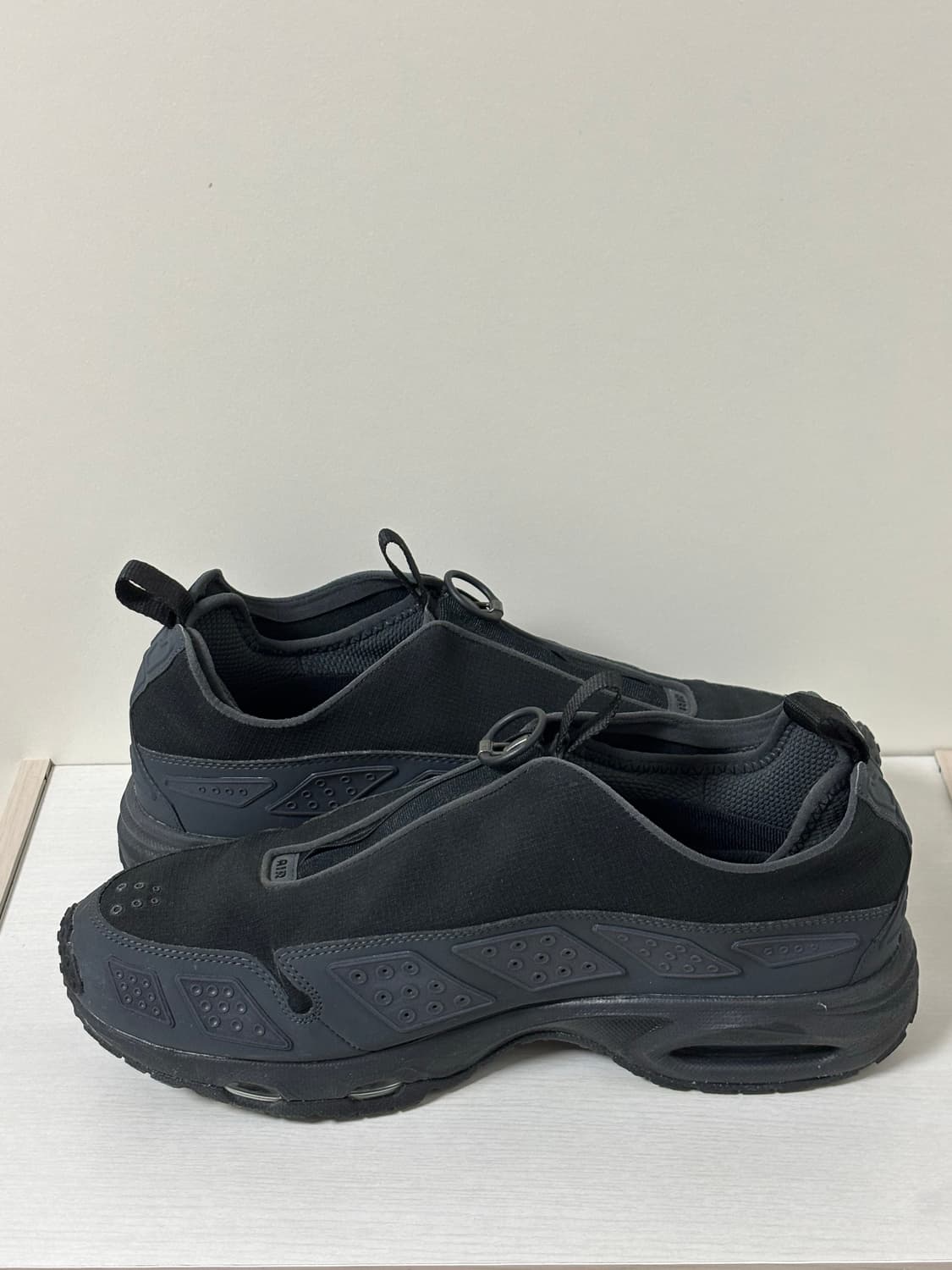 [285] 나이키 에어맥스 SNDR 고어텍스 블랙 앤 다크 스모크 그레이 상품이미지4