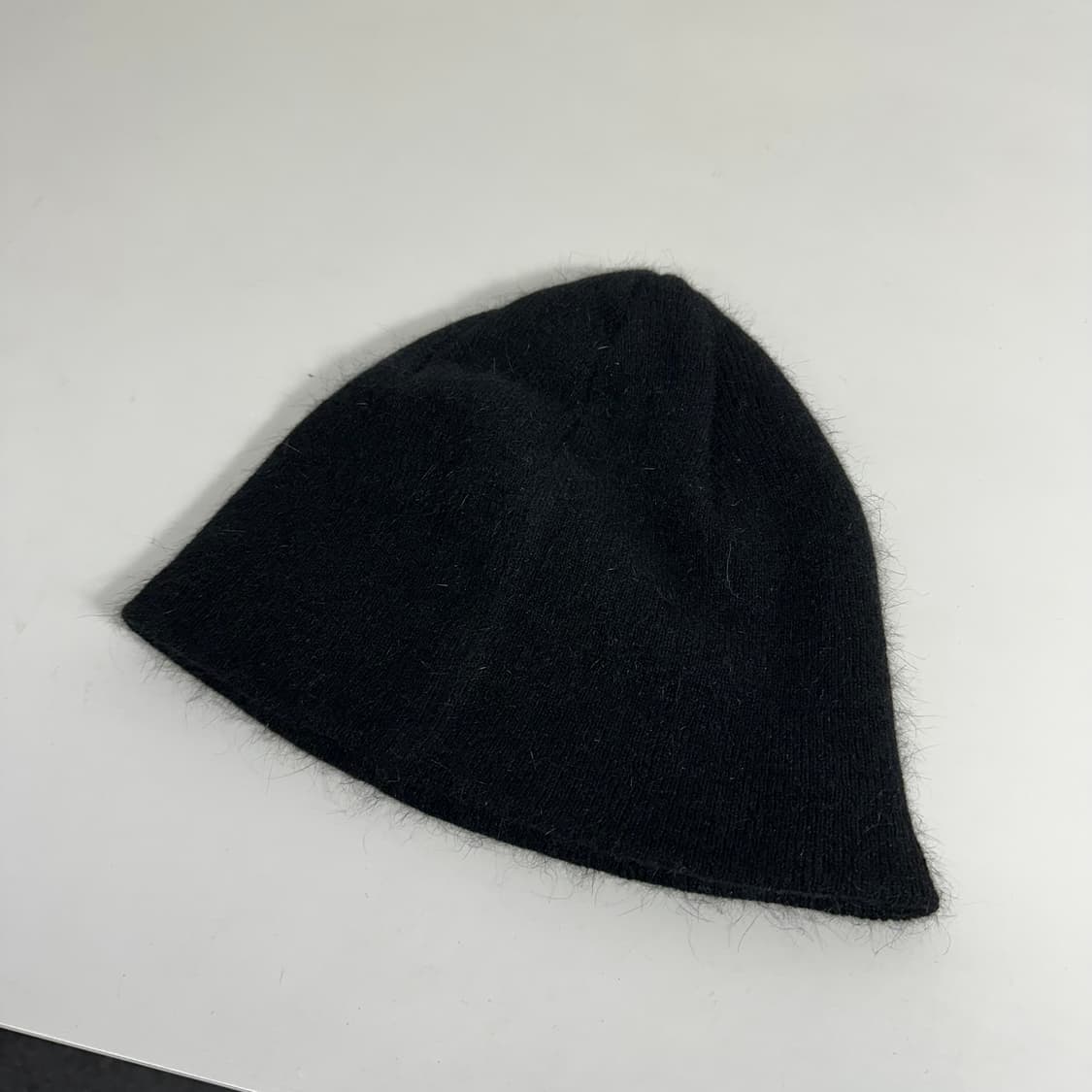FREE 노매뉴얼 블랙 헤어리 스컬캡 비니 상품이미지3