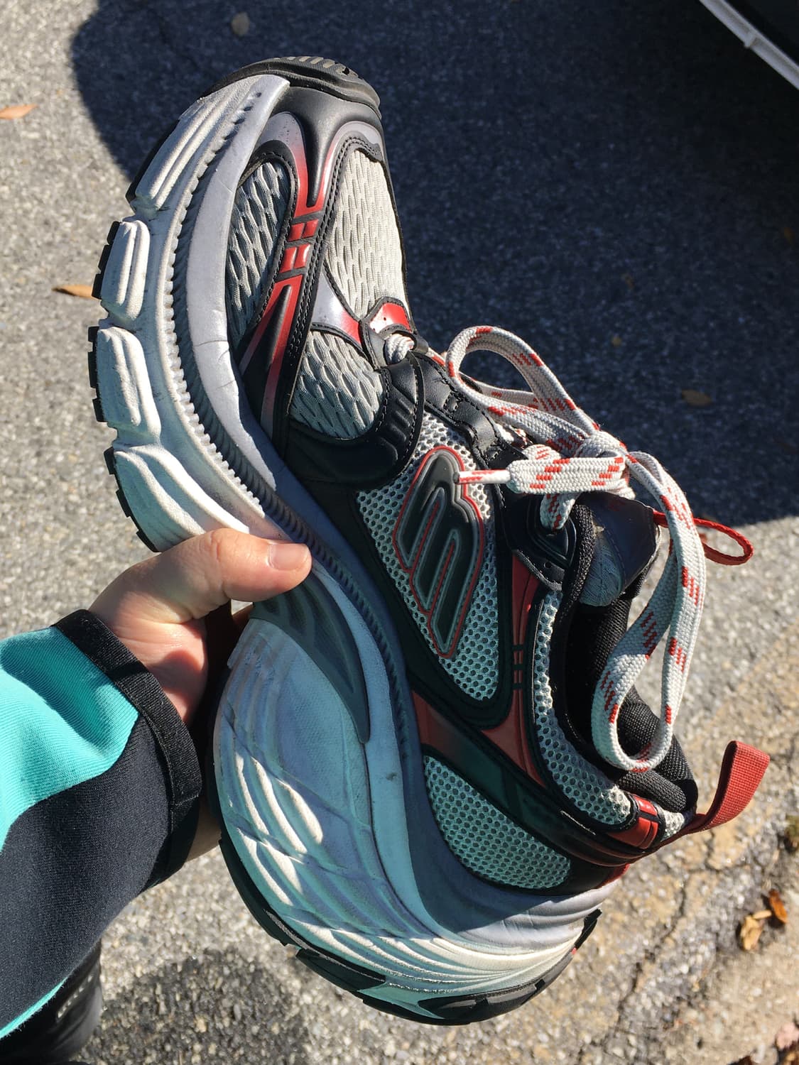 발렌시아가 10XL 그레이 레드 상품이미지2