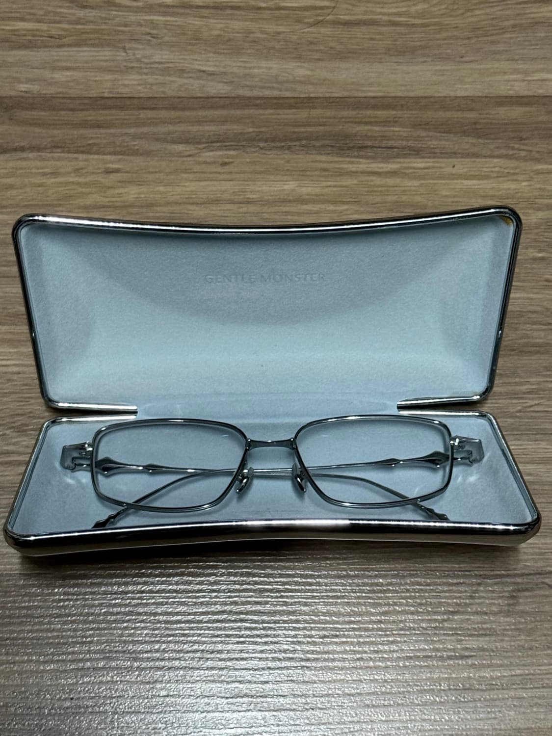 젠틀몬스터 안경 상품이미지1