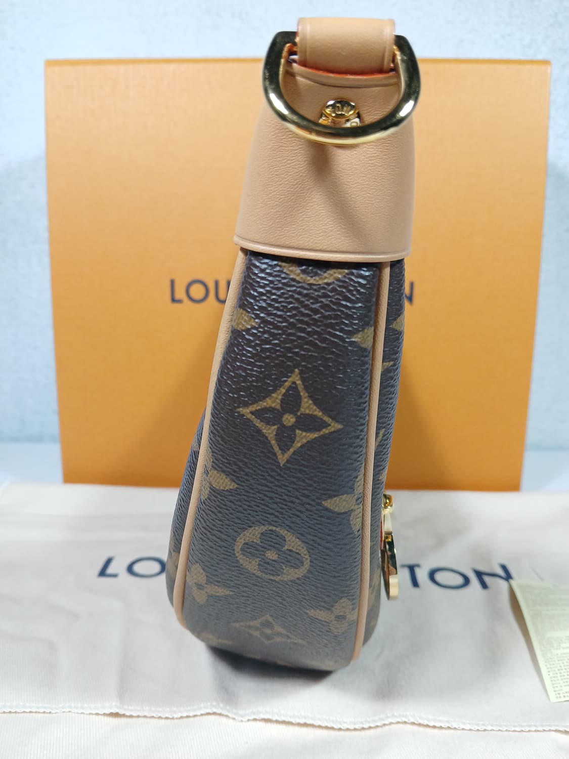 루이비통 루프호보백 M81098 상품이미지5