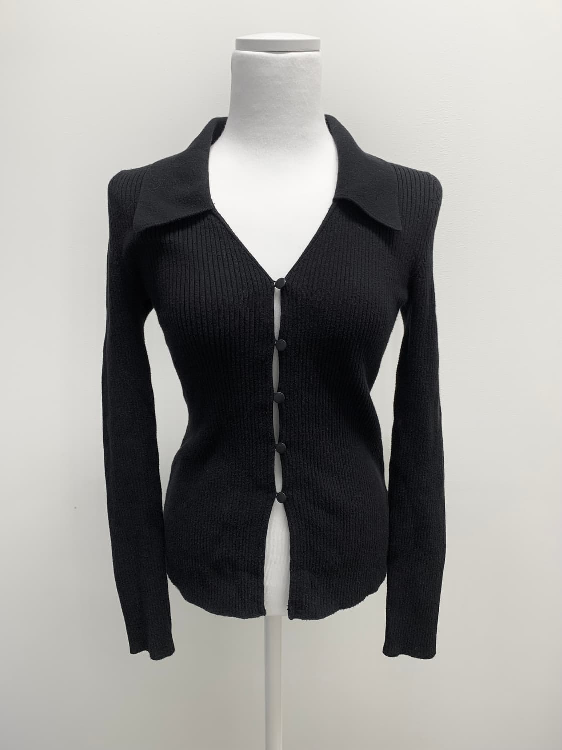 브이카라넥 단추 가디건 상품이미지3