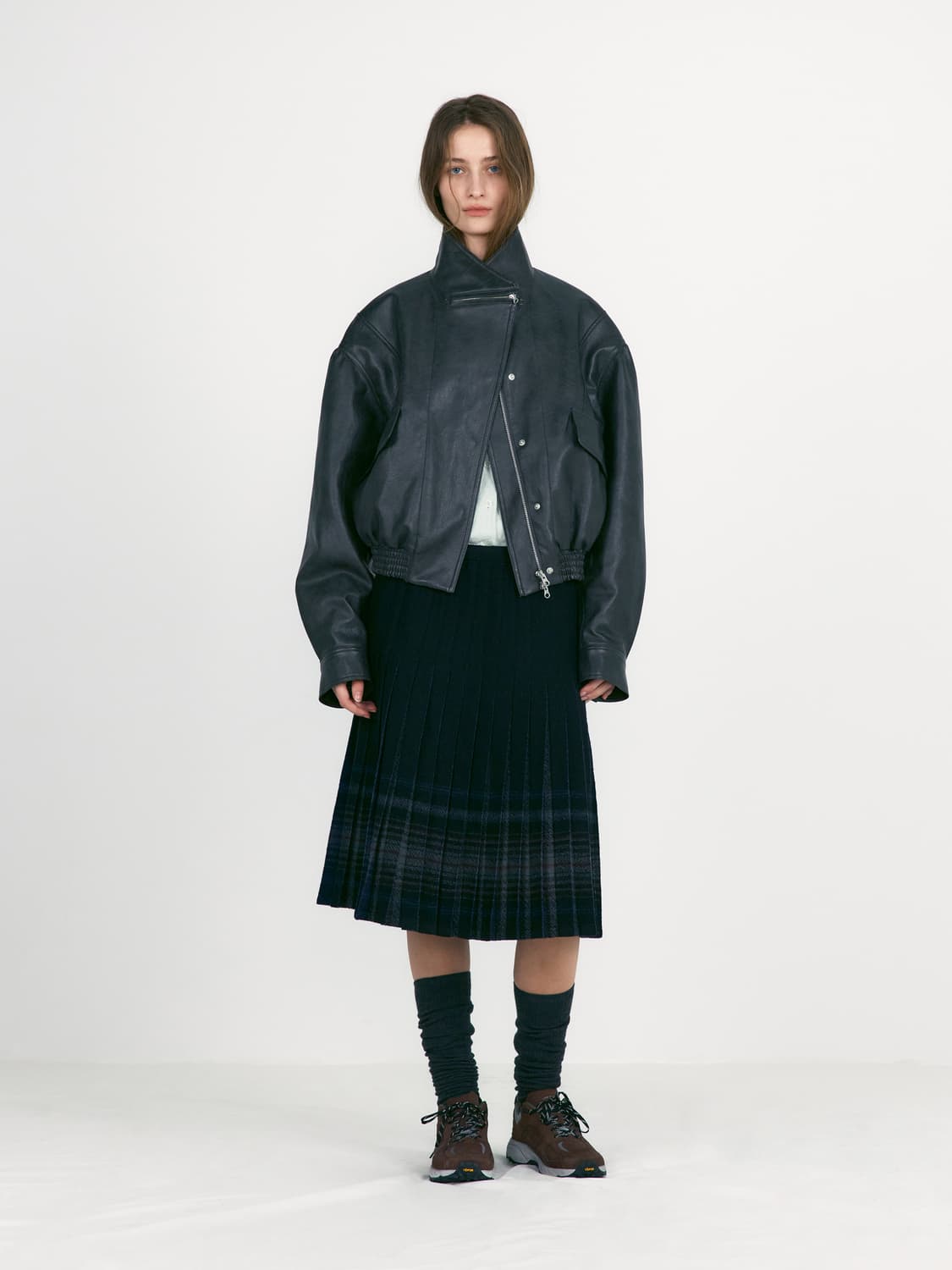 로우클래식 레더 숏 자켓 블랙 s 사이즈 구해요 상품이미지3