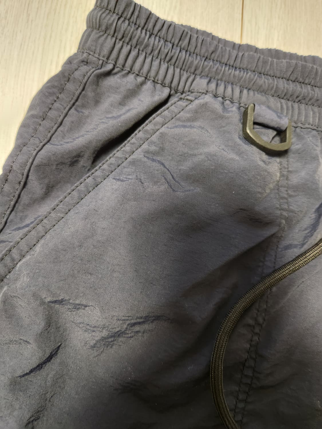 코드그라피 나이론 밴딩 네이비 반바지 사이즈L

세탁으로 인한 사용감 외 상품이미지6