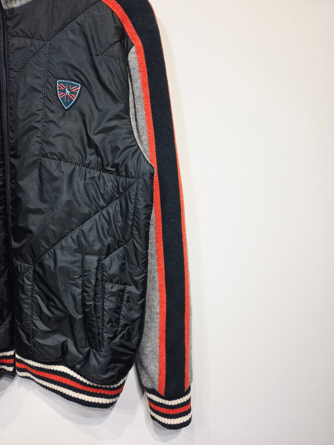 헤지스골프 앞면 퀼팅 패딩 배색 니트 집업 상품이미지5