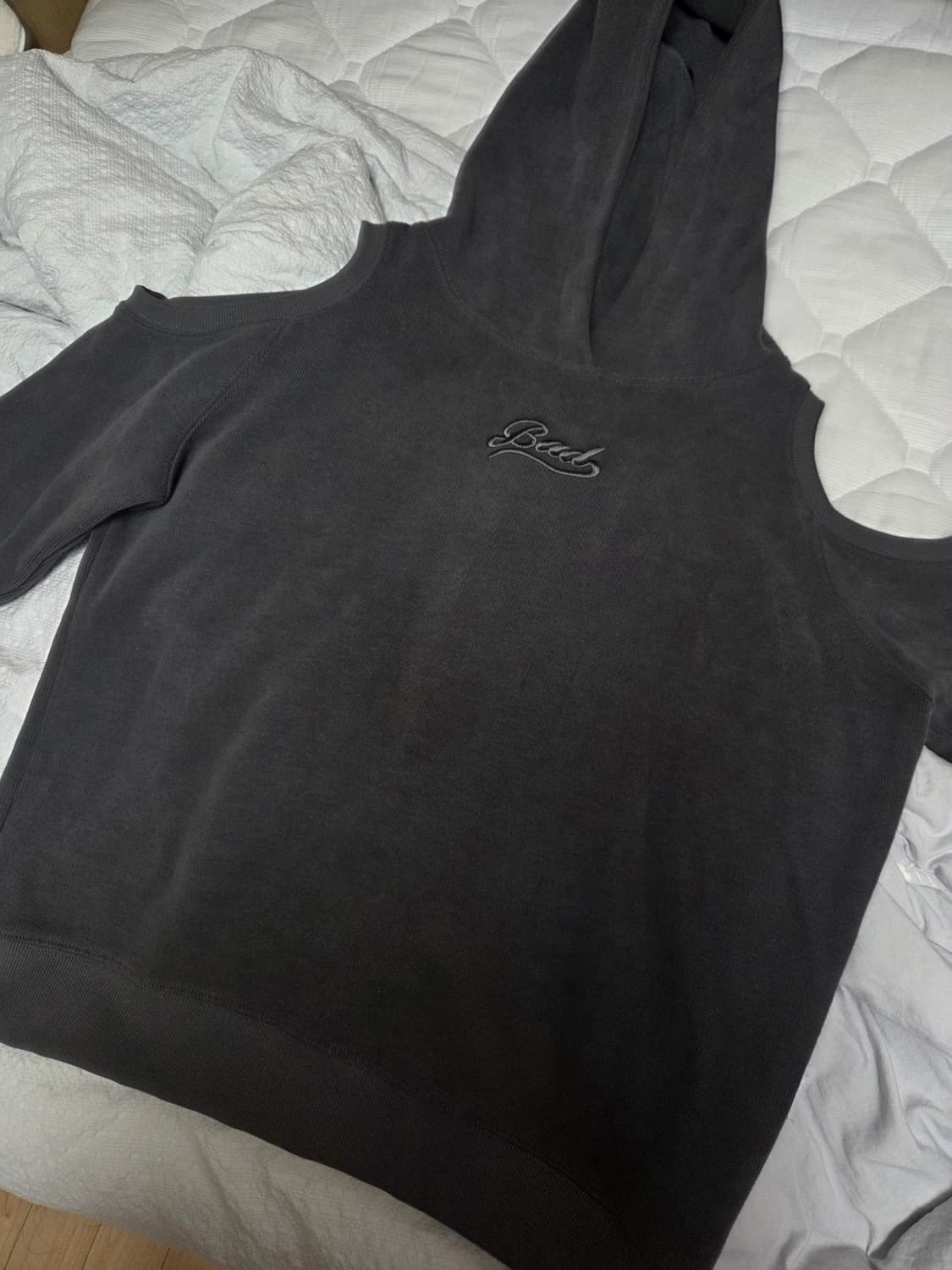 배드블러드 비욘드 소프트 컷아웃 후드티 상품이미지3