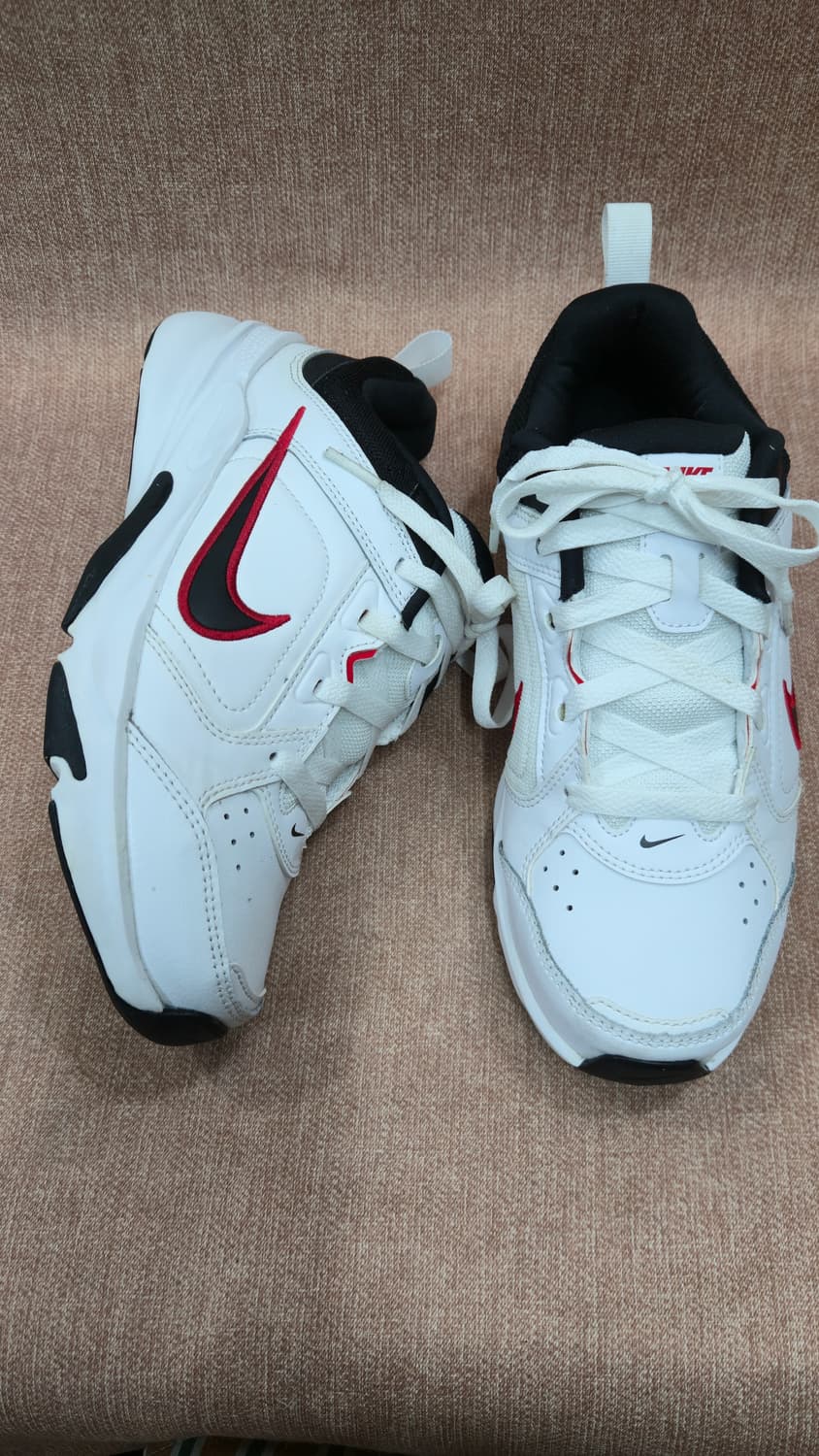 나이키 245mm- 일회착용 디파이 올데이 화이트유니버시티 레드 상품이미지1