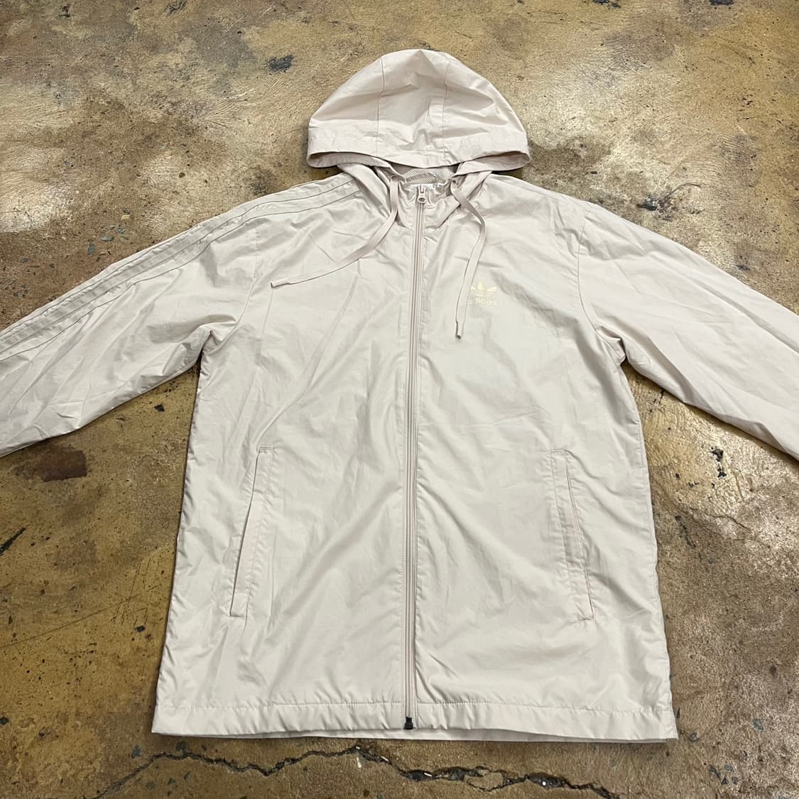 아디다스 크림 베이지 바람막이  상품이미지3