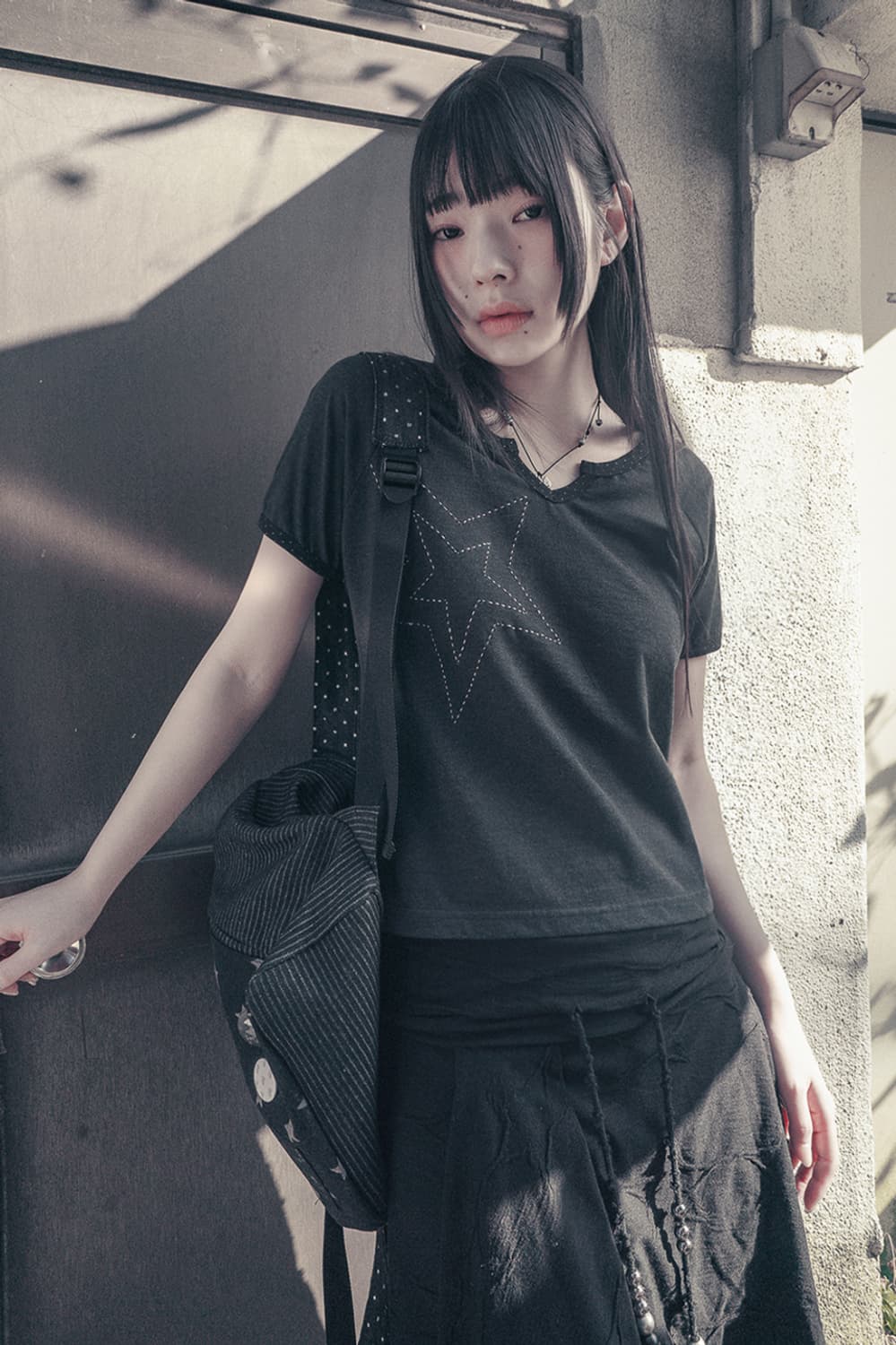 허그유어스킨 스타 스티치 탑 차콜 상품이미지2