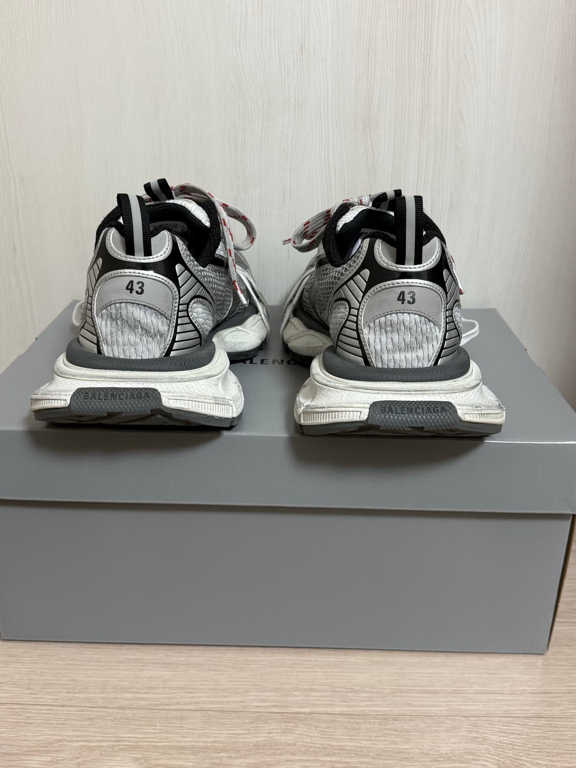 (43) 새상품급 발렌시아가 3xl 그레이 레드 화이트 백화점판 상품이미지3
