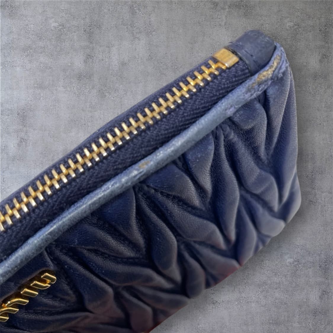 미우미우 Miu Miu 마테라쎄 마드라스 레더 지퍼 카드 파우치 상품이미지9