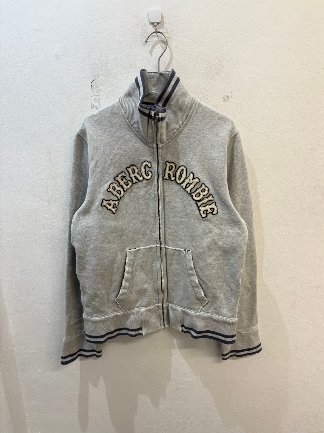 Abercrombie zip up jacket grey 상품이미지1