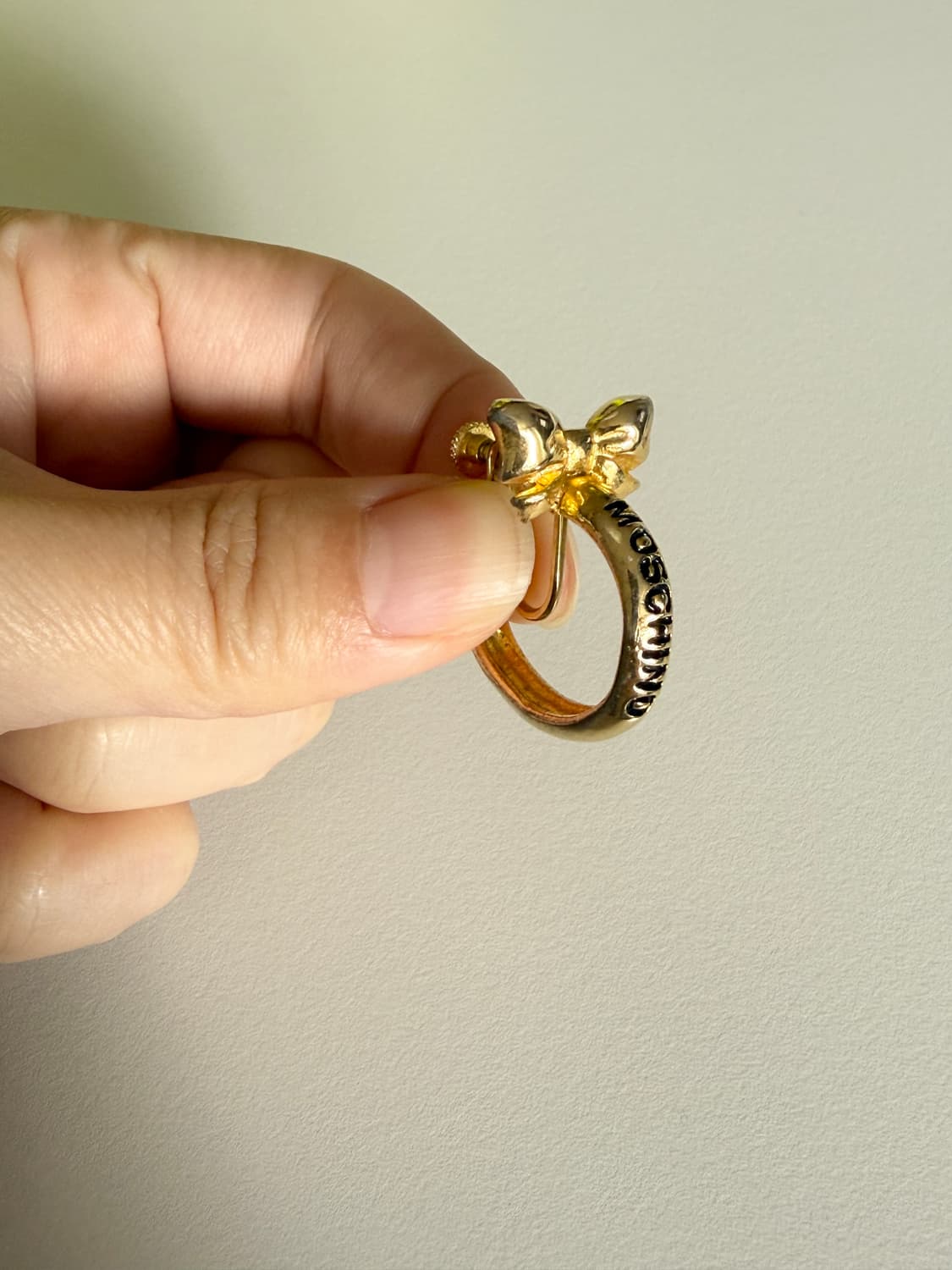 moschino 리본 로고 링 귀걸이 (스크류 귀찌) 상품이미지7