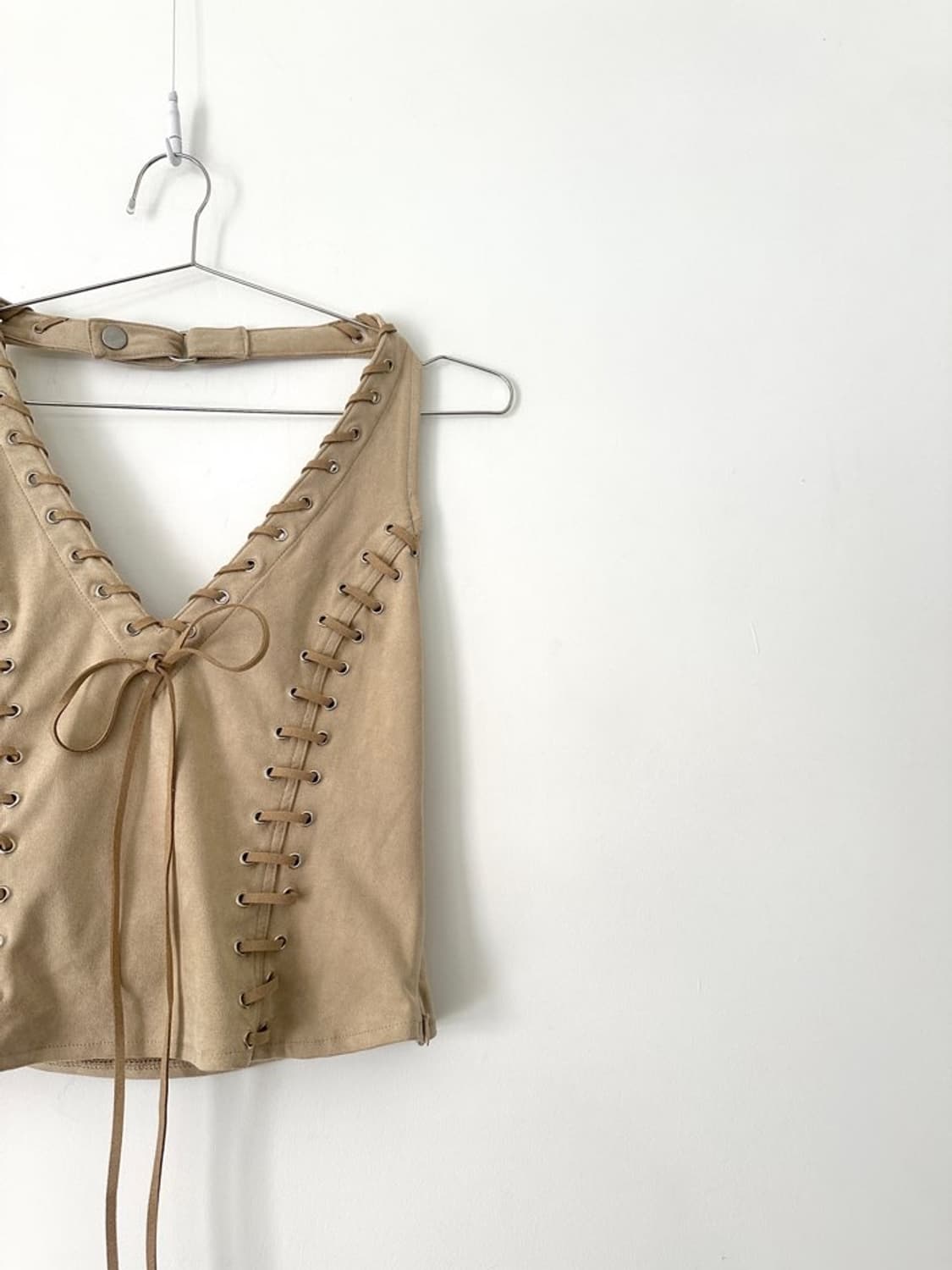 Suede western halter neck top / beige 상품이미지3