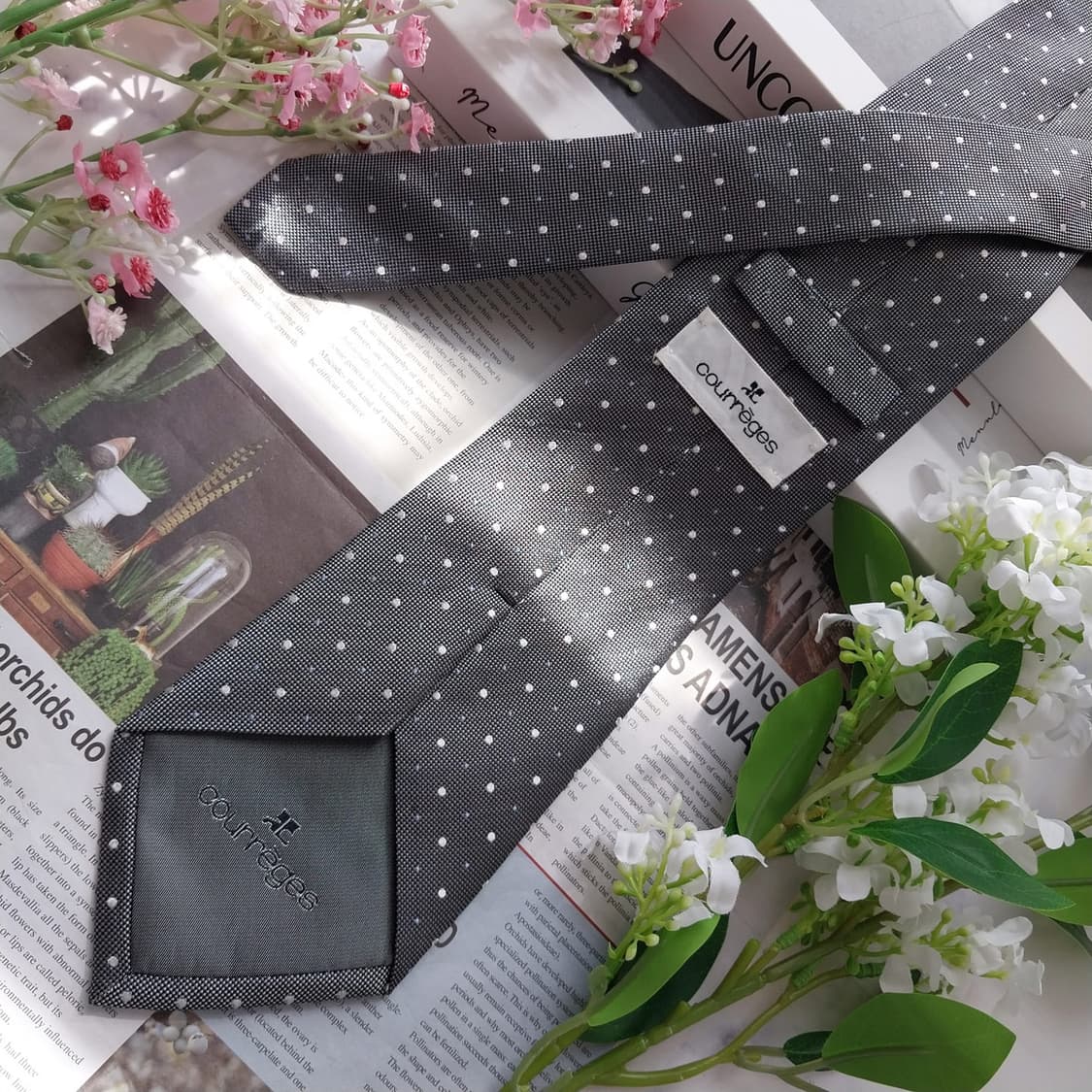 꾸레쥬 실크 그레이 도트 패턴 넥타이 9.2cm A+~A등급 K2353
 상품이미지5