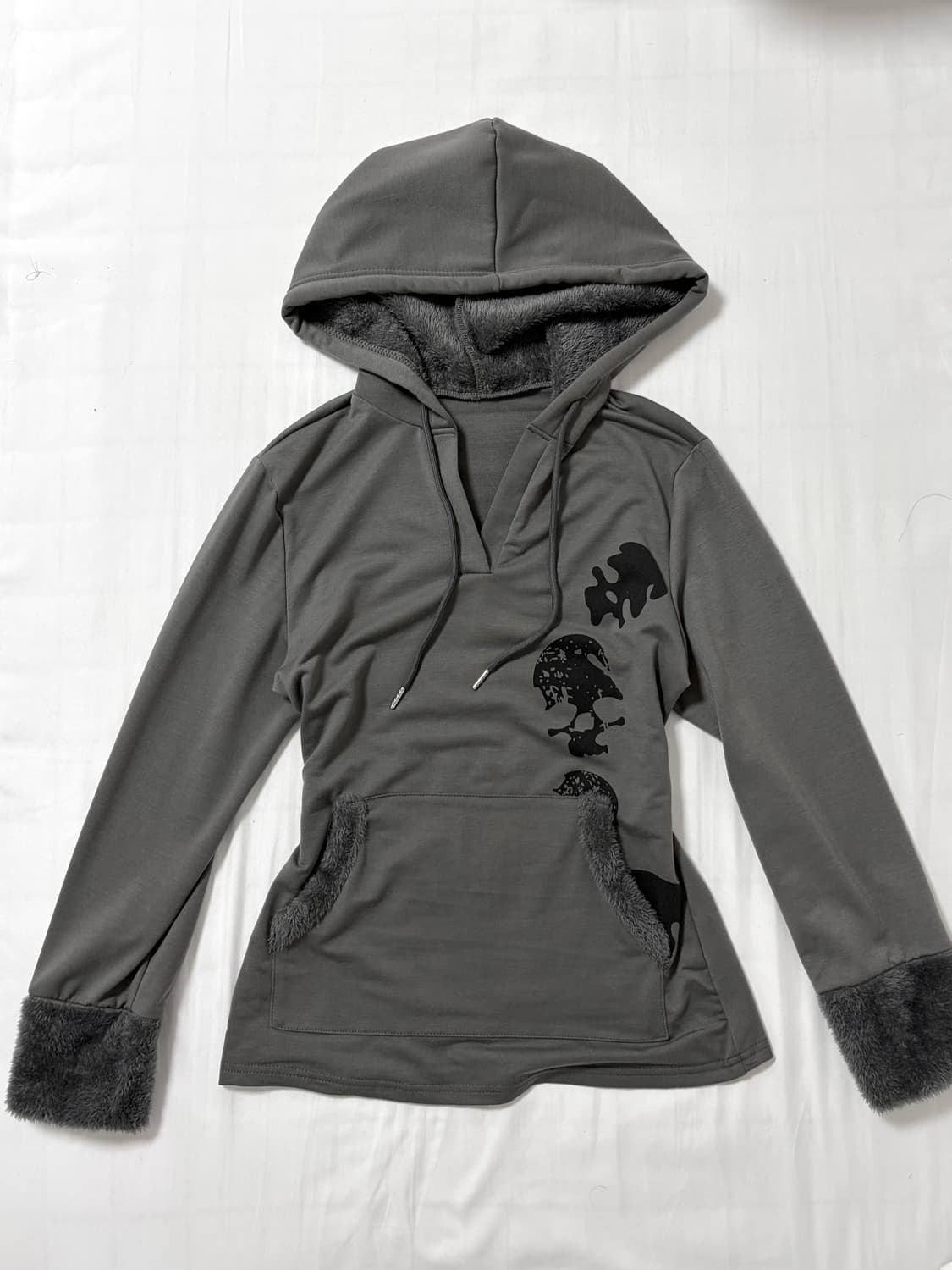 펑크 그레이 해골 털 트리밍 후드티 상품이미지1
