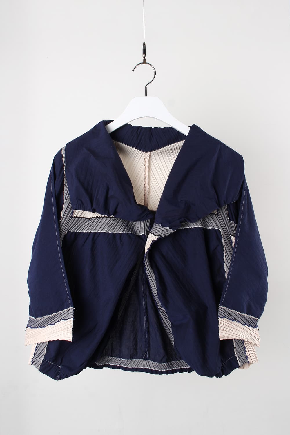 ISSEY MIYAKE Pleats Jacket 상품이미지1