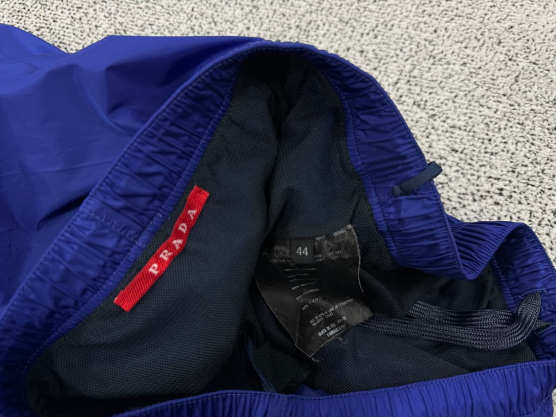 프라다 레드로고 나일론 반바지 상품이미지4