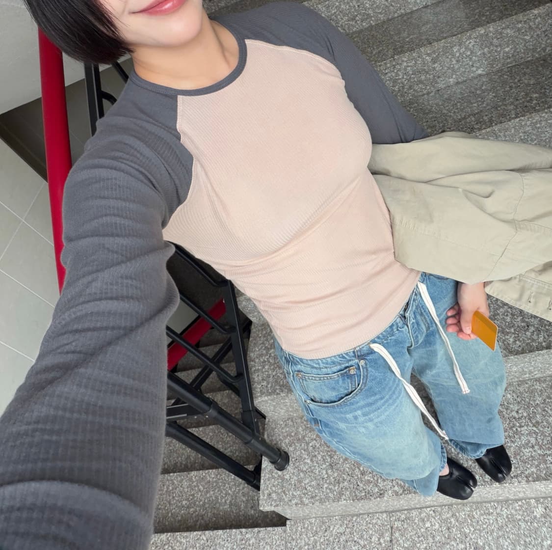 베이스레인지 롱슬리브 티 (착샷 o) 상품이미지3