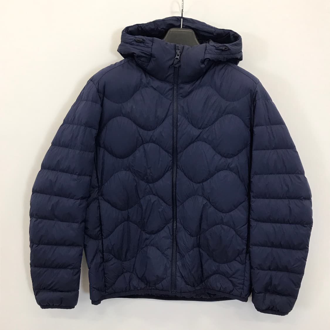 유니클로 x JW앤더슨 울트라라이트 퀼팅패딩 [M] 상품이미지1