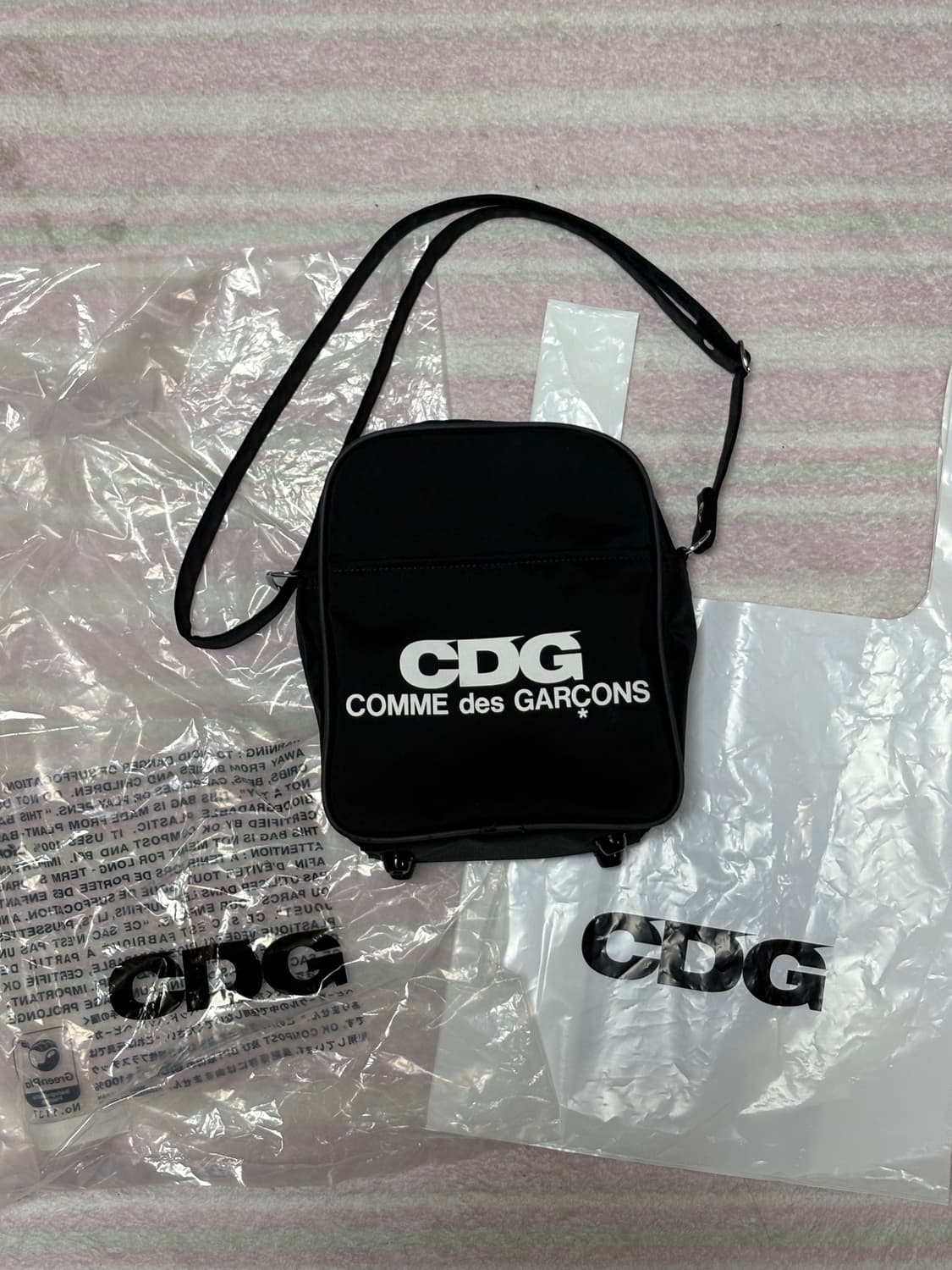 꼼데가르송 CDG 크로스백 (후쿠오카 매장 구매) 상품이미지1