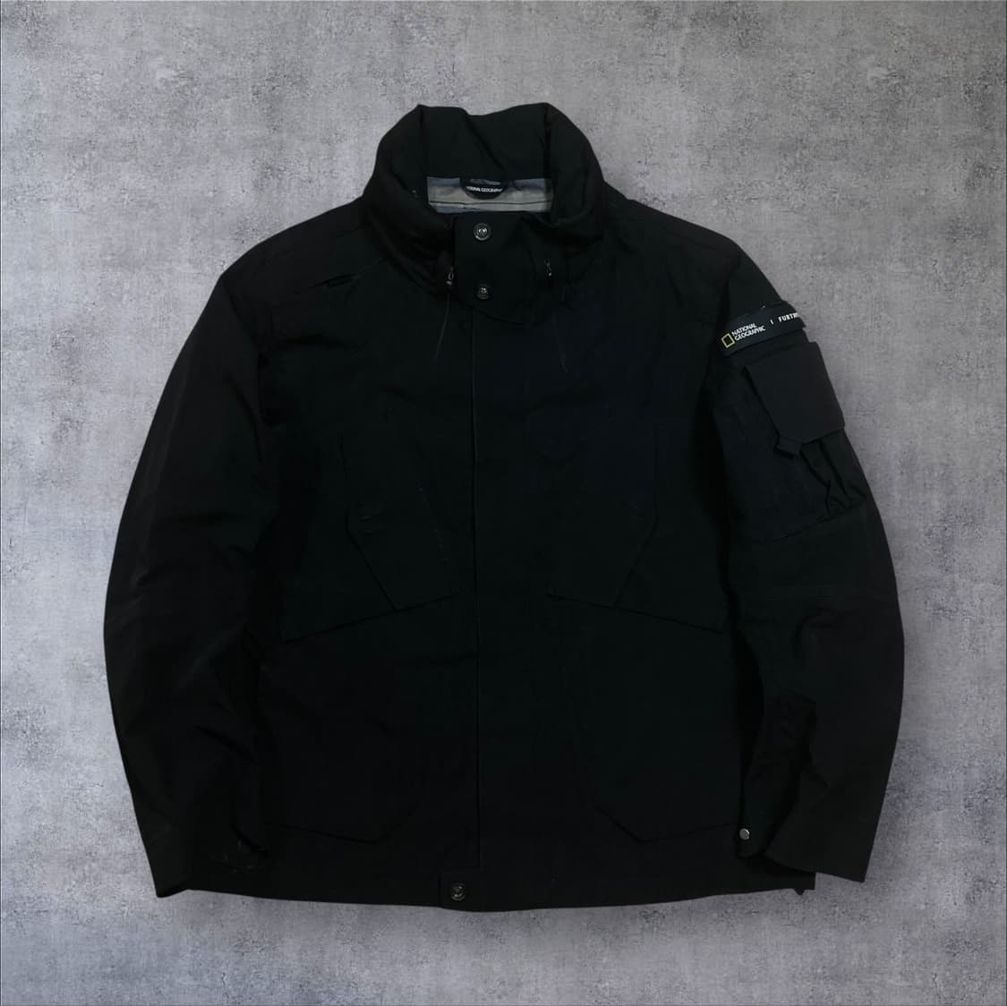 내셔널지오그래픽 와펜 로고 블랙 우븐 자켓 상품이미지1
