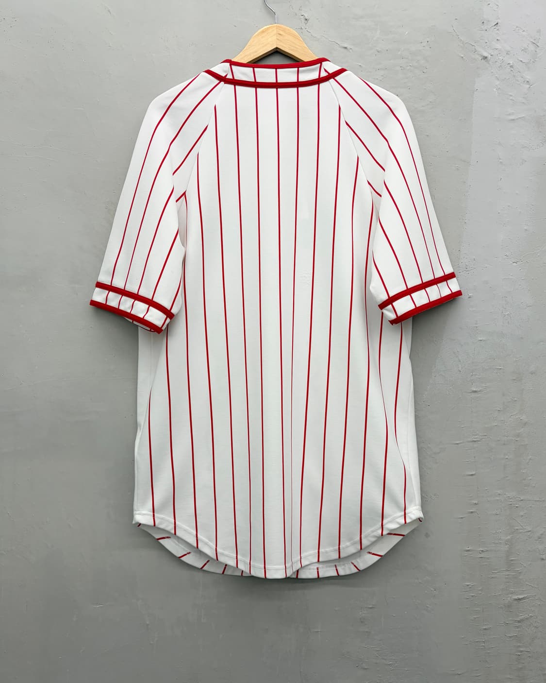 모스키노 x H&M x 디즈니 오버사이즈 핀 스트라이프 베이스볼 져지 상품이미지3