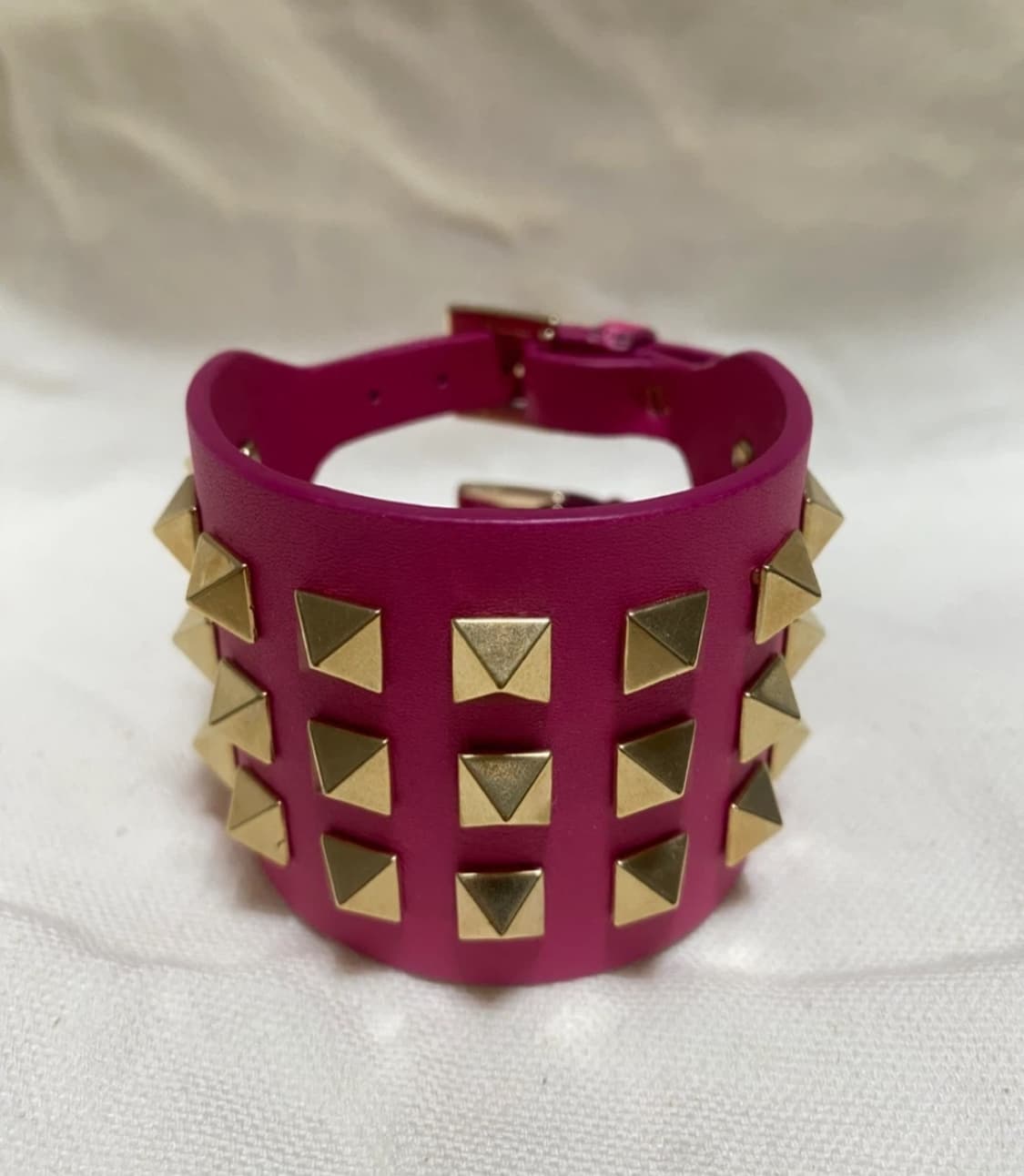 Valentino 락스터드 핑크레더 팔찌 상품이미지2