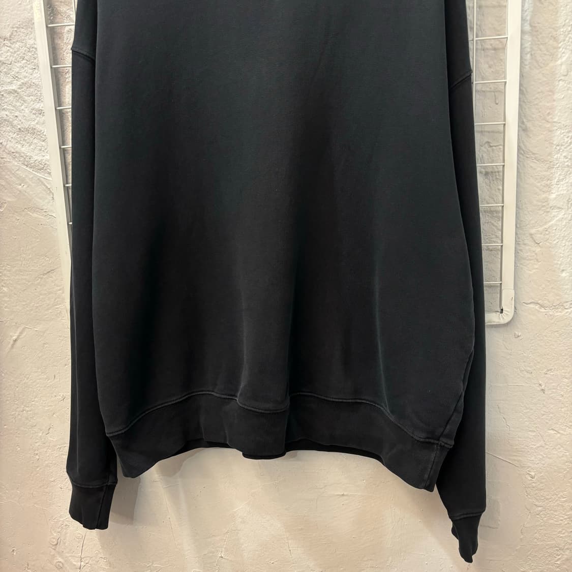 아크네 스튜디오 플로고 크루넥 블랙 스웻셔츠 L 상품이미지4
