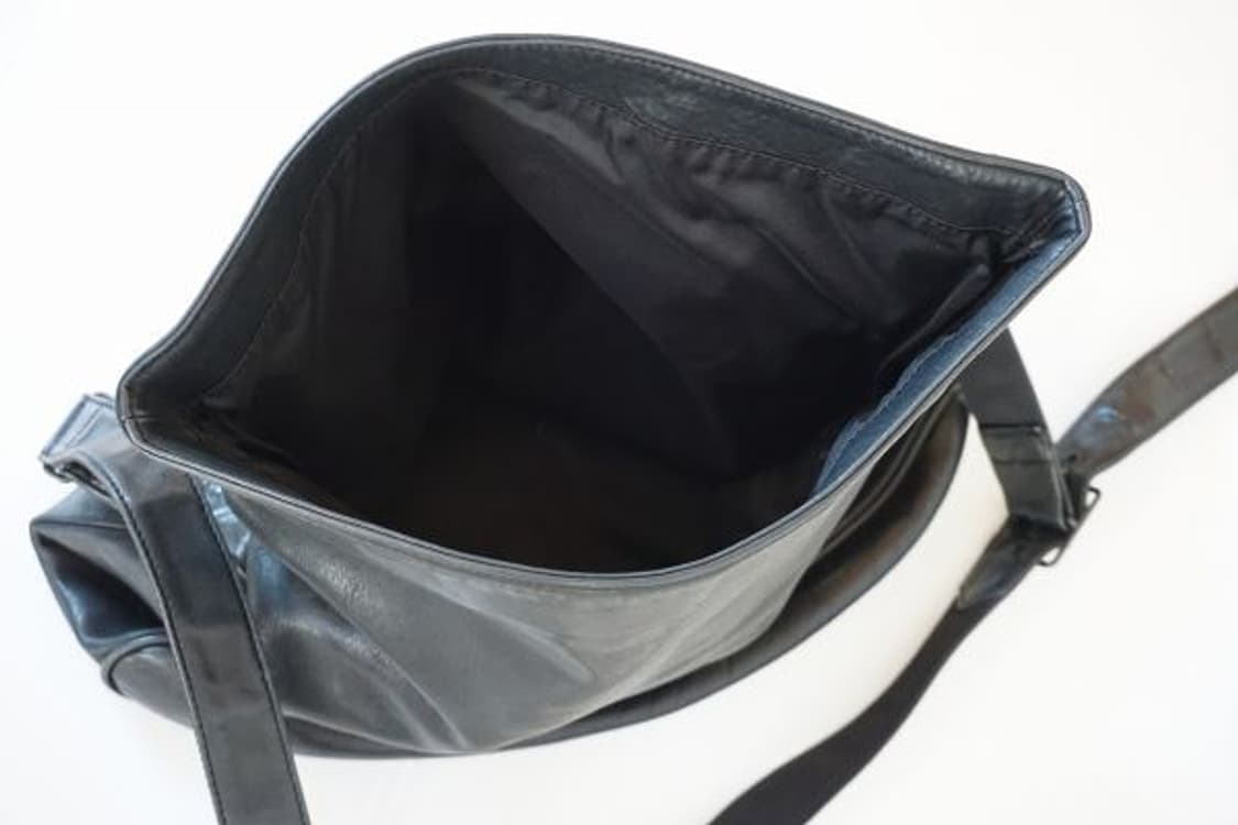 이세이미야케 디자인스튜디오 im product 가죽 크로스백 상품이미지4