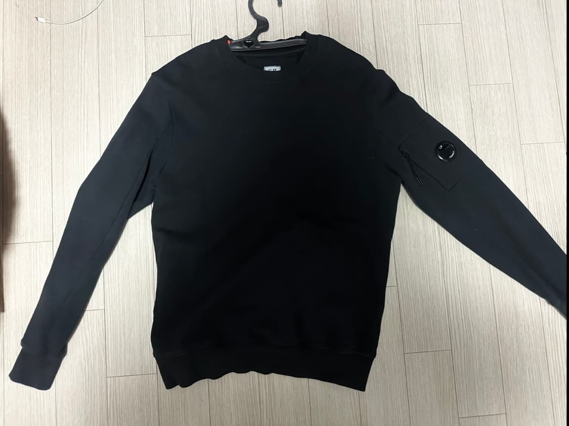 Cp컴퍼니 맨투맨 상품이미지1