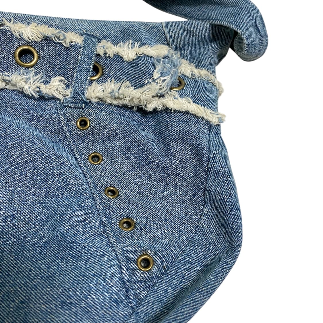 데님 퍼 벨트 아일렛 크로스백 상품이미지4