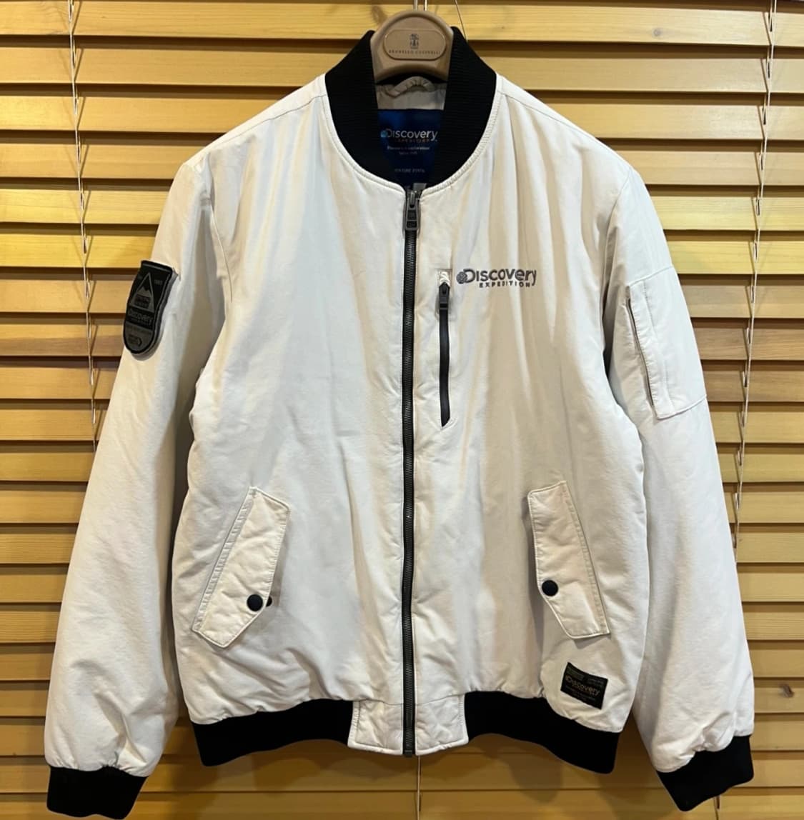 디스커버리 남성 아이보리 누빔점퍼  상품이미지1