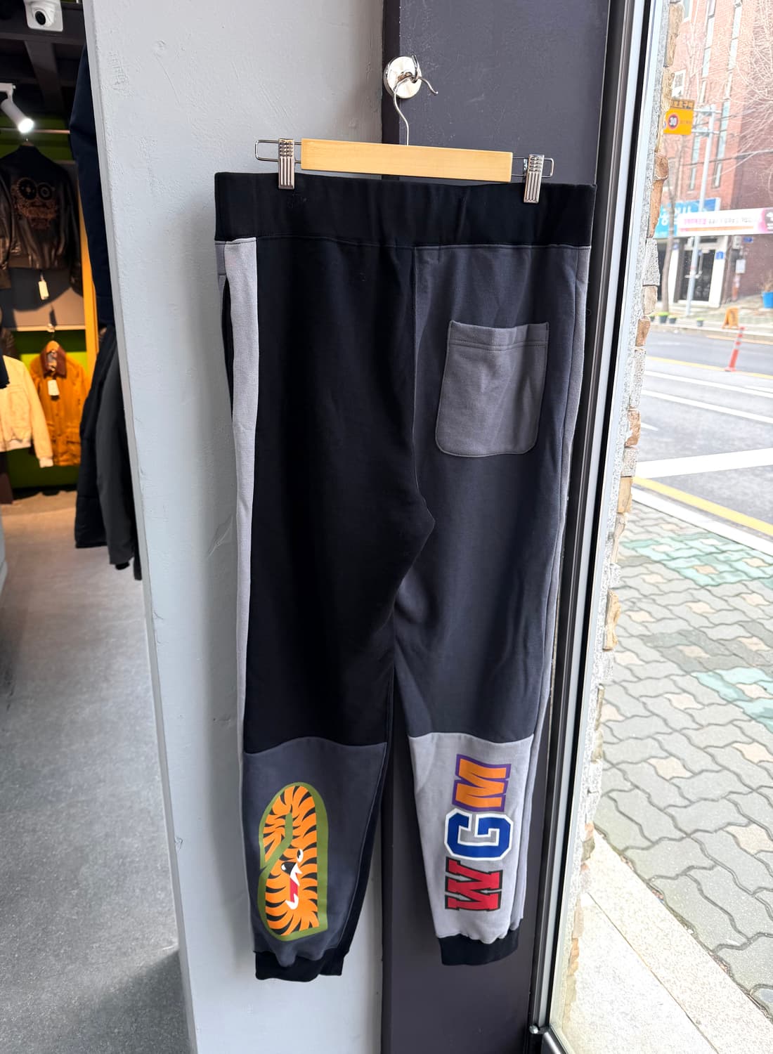 .L/ 베이프 하프앤하프 샤크 조거팬츠 상품이미지6