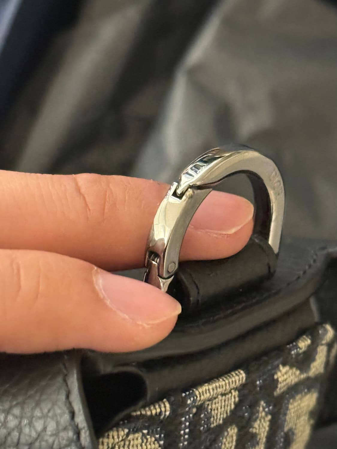 디올 booby 에어팟케이스 새상품 상품이미지5