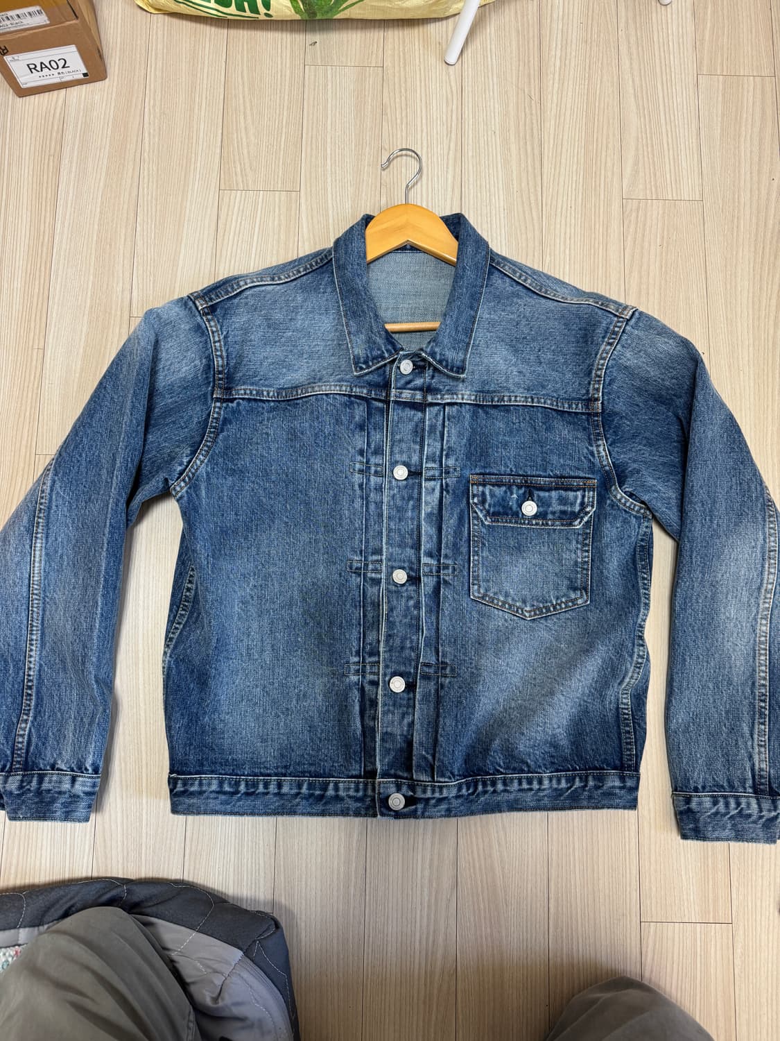 아웃스탠딩 1st jacket 상품이미지1