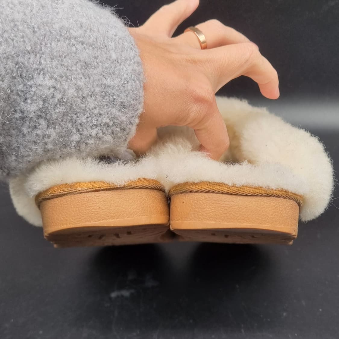 여성 털슬리퍼 38 240 상품이미지4