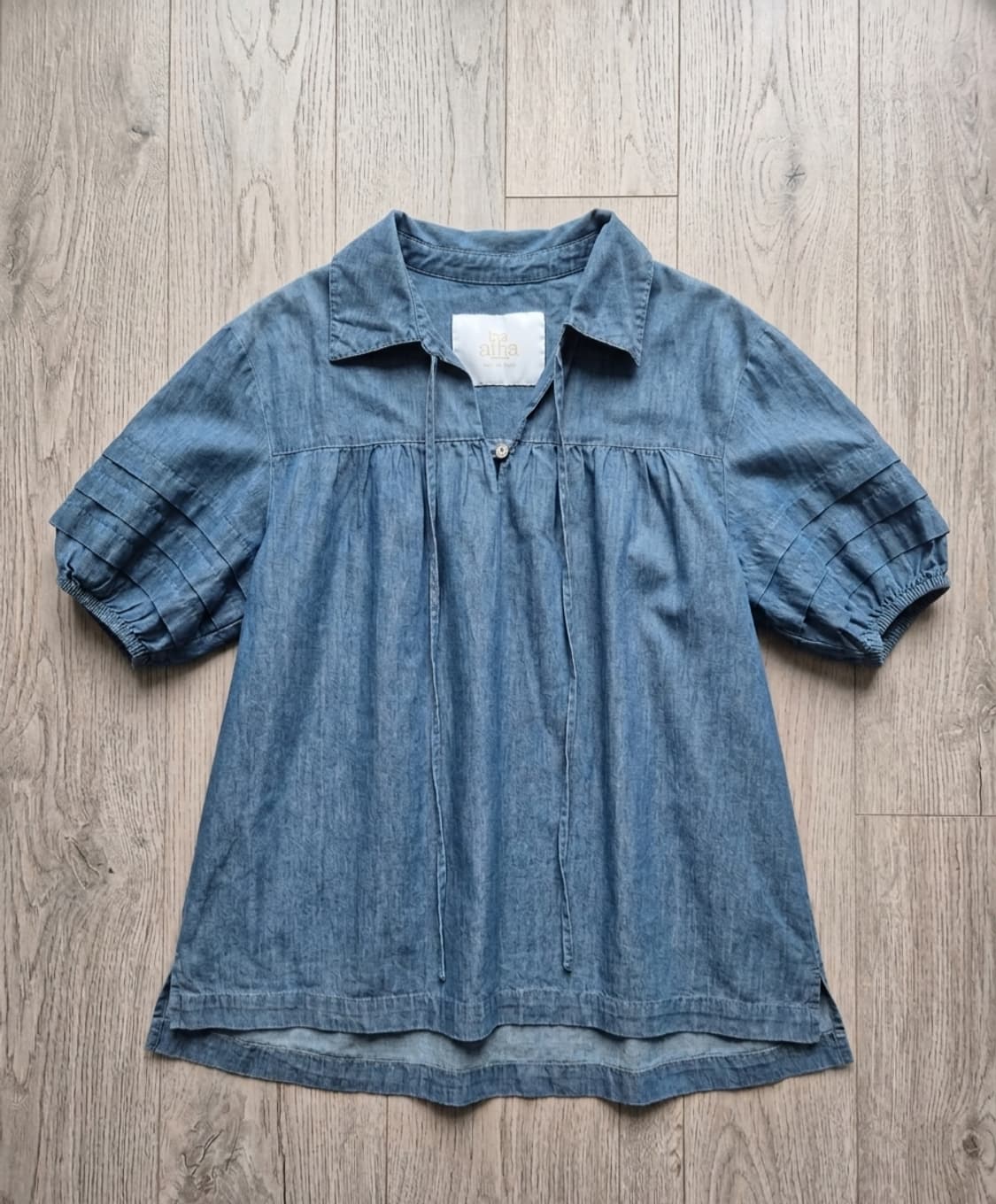 새상품 [LENINA] 르니나 에벨린(EVELYN) 브이넥 데님 셔츠 - 상품이미지1